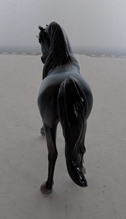 Breyer Walking Arabian Stablemate Unicorn Silver Blue & Black 2019 READ