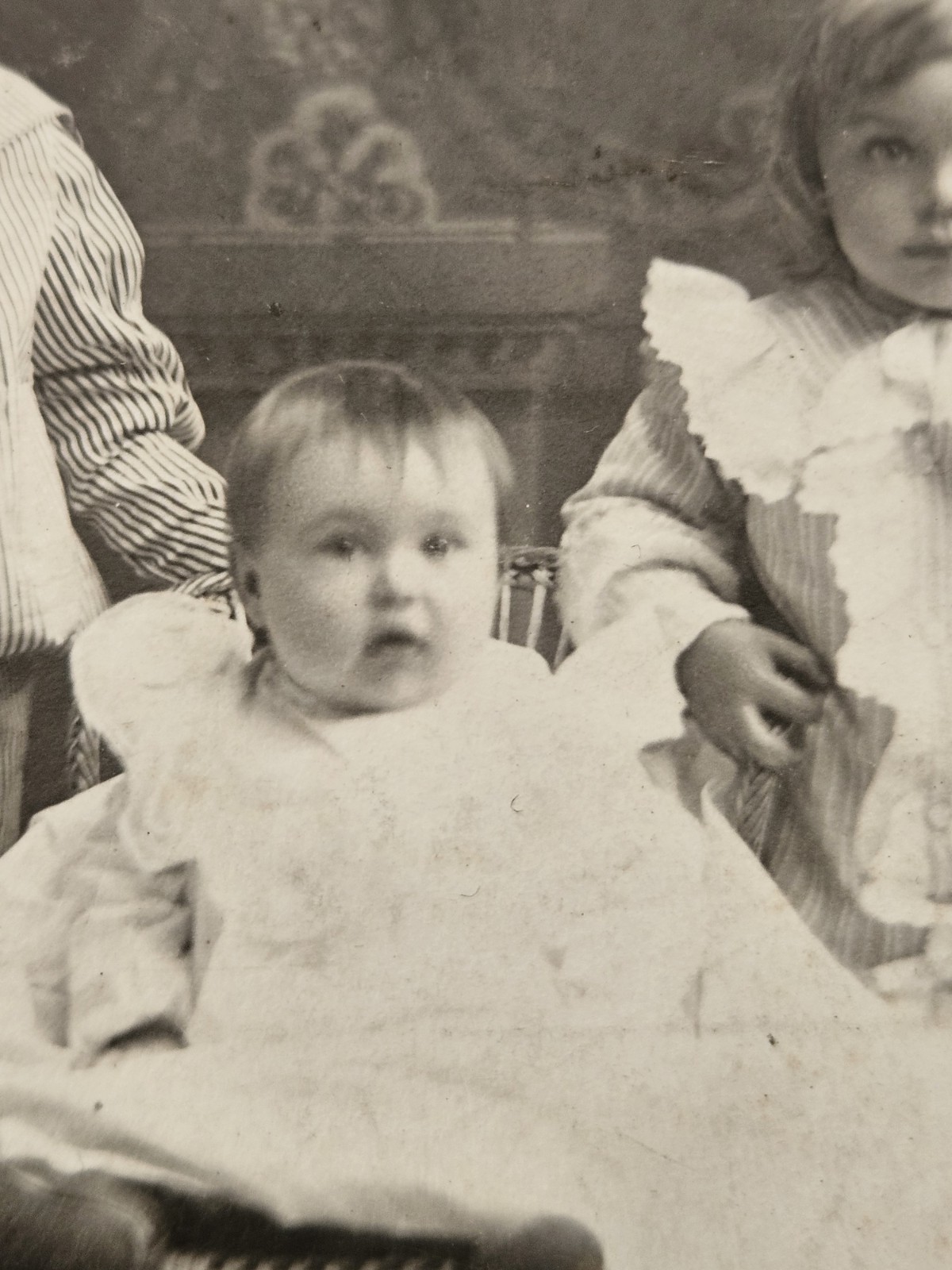 Cabinet Card Photo of Children in Early 1890-1900s era 4.3″ x 6.5″ Nice Named