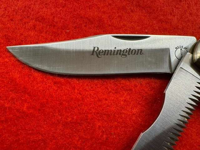 VINTAGE MINT, UNUSED, REMINGTON R3-D “BIG GAME” KNIFE, POUCH, BOXED (139)