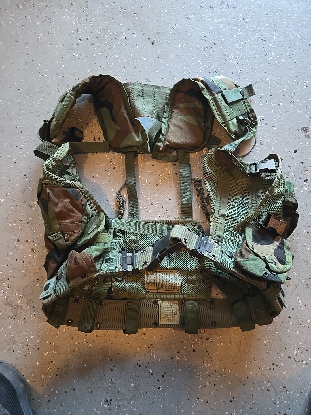 Tactical Load Bearing Vest, Camo 8415-01-296-8878 w/Pistol Belt 8665-01-322-1966
