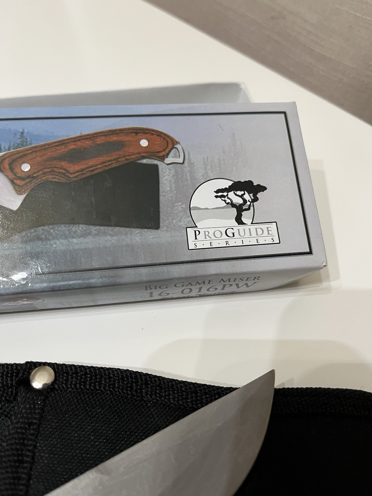 Frost Cutlery ProGuide Big Game Miser 16-016PW Fixed Hunting Knife w/ Box Sheath