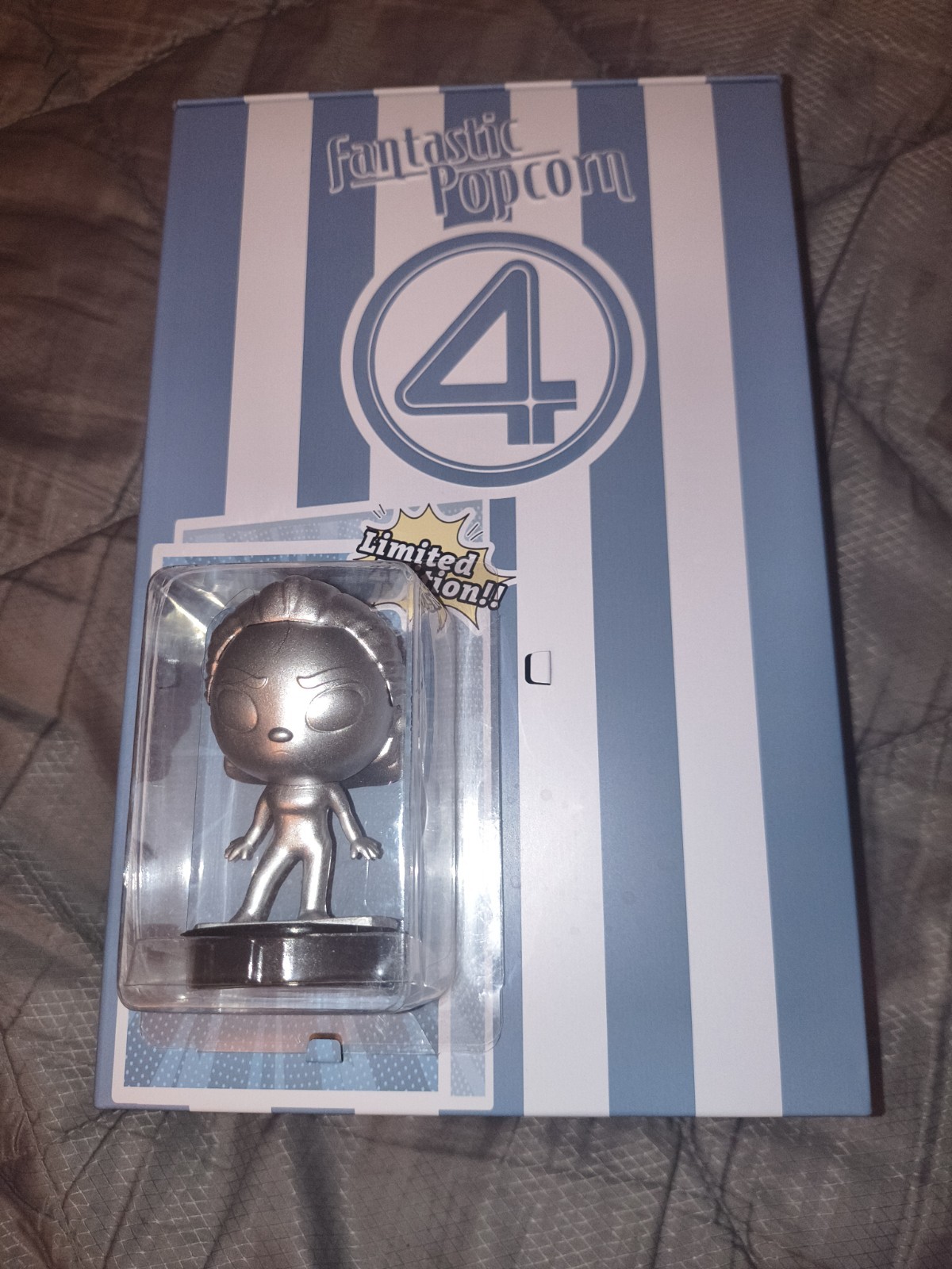 AMC Exclusive Fantastic 4 Popcorn Bucket Invisible Woman & Human Torch Figures.