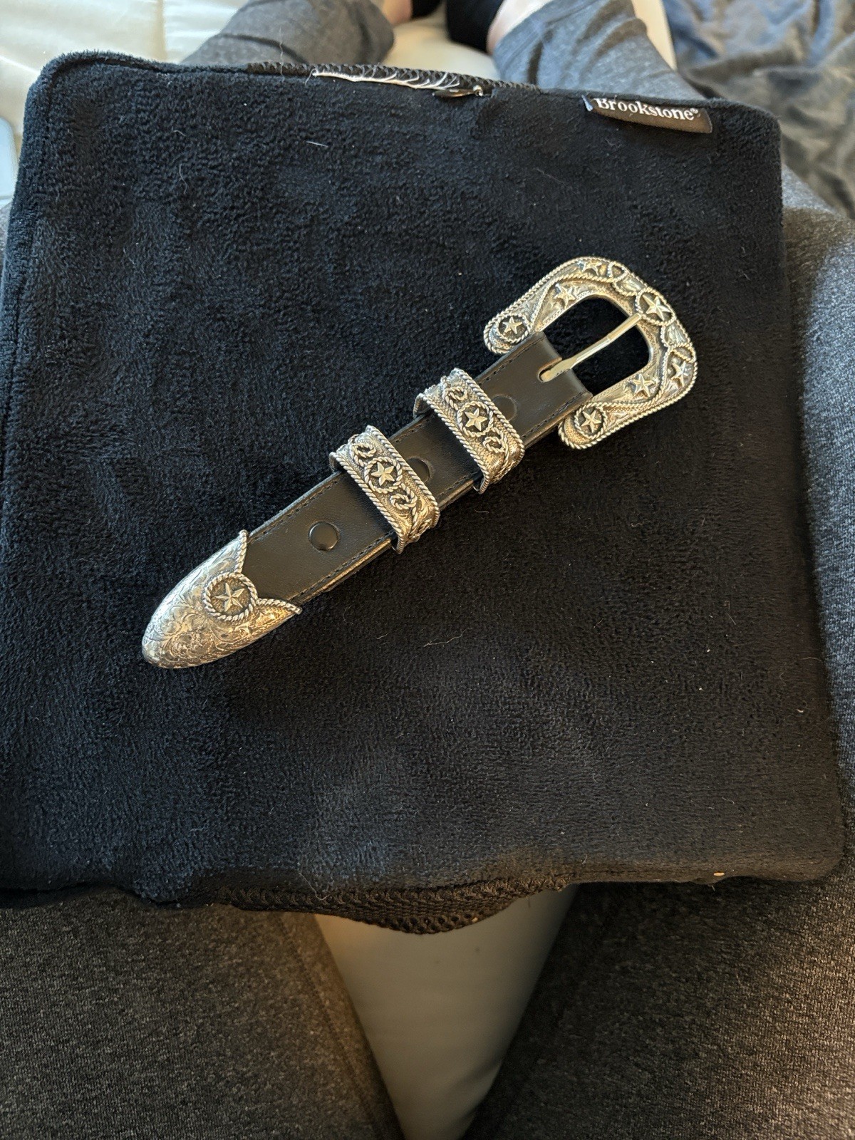 Douglas Magnus Hand Engraved 1” Sterling Buckle Set. New. Never Worn.