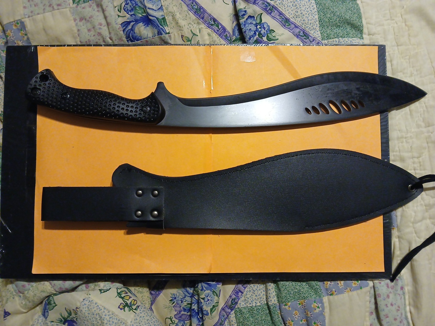 New Kukri Machete with black blade and leather Sheath 19″ Knife