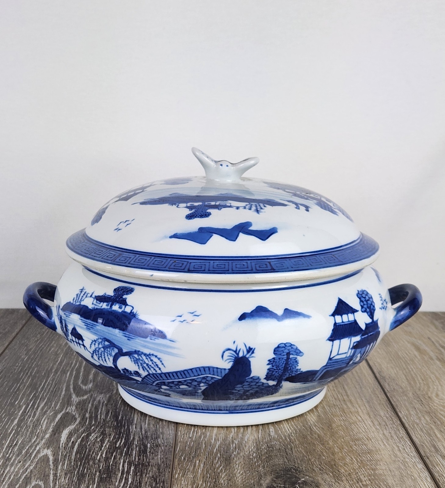 Chinese Canton Blue & White Porcelain Lidded Tureen – Chinoiserie Decor