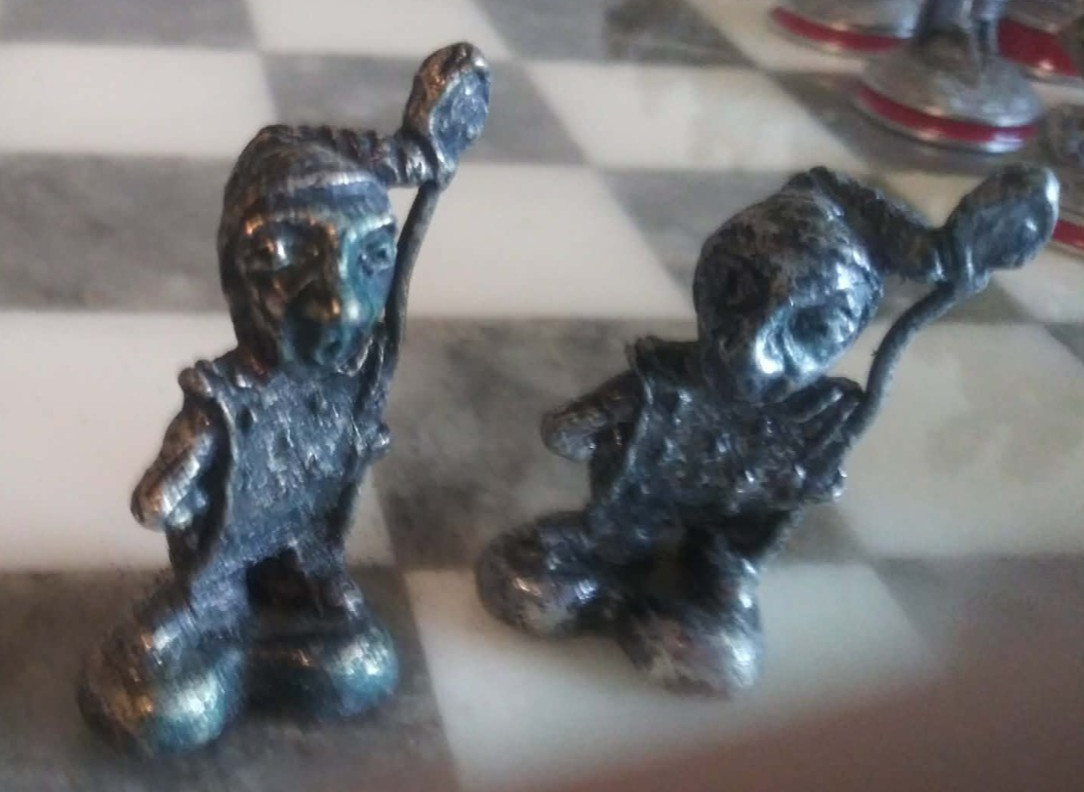 Vintage Masters Collection ALICE IN WONDERLAND Metal Chess pieces