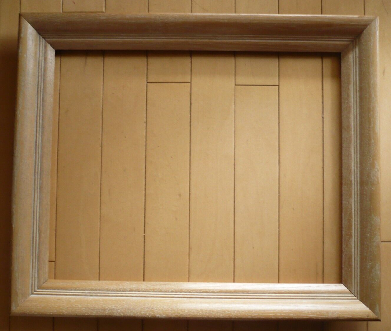 VINTAGE 1960s 60s SHADOWBOX STYLE FRAME FRAMING, Inside Measures 16×20 inches