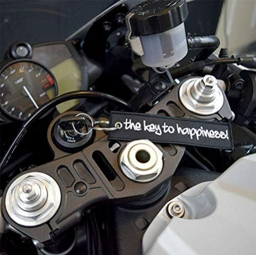 Easy-Pull Happiness Keychain for Scooters & Cars – Scratch Resistant Design