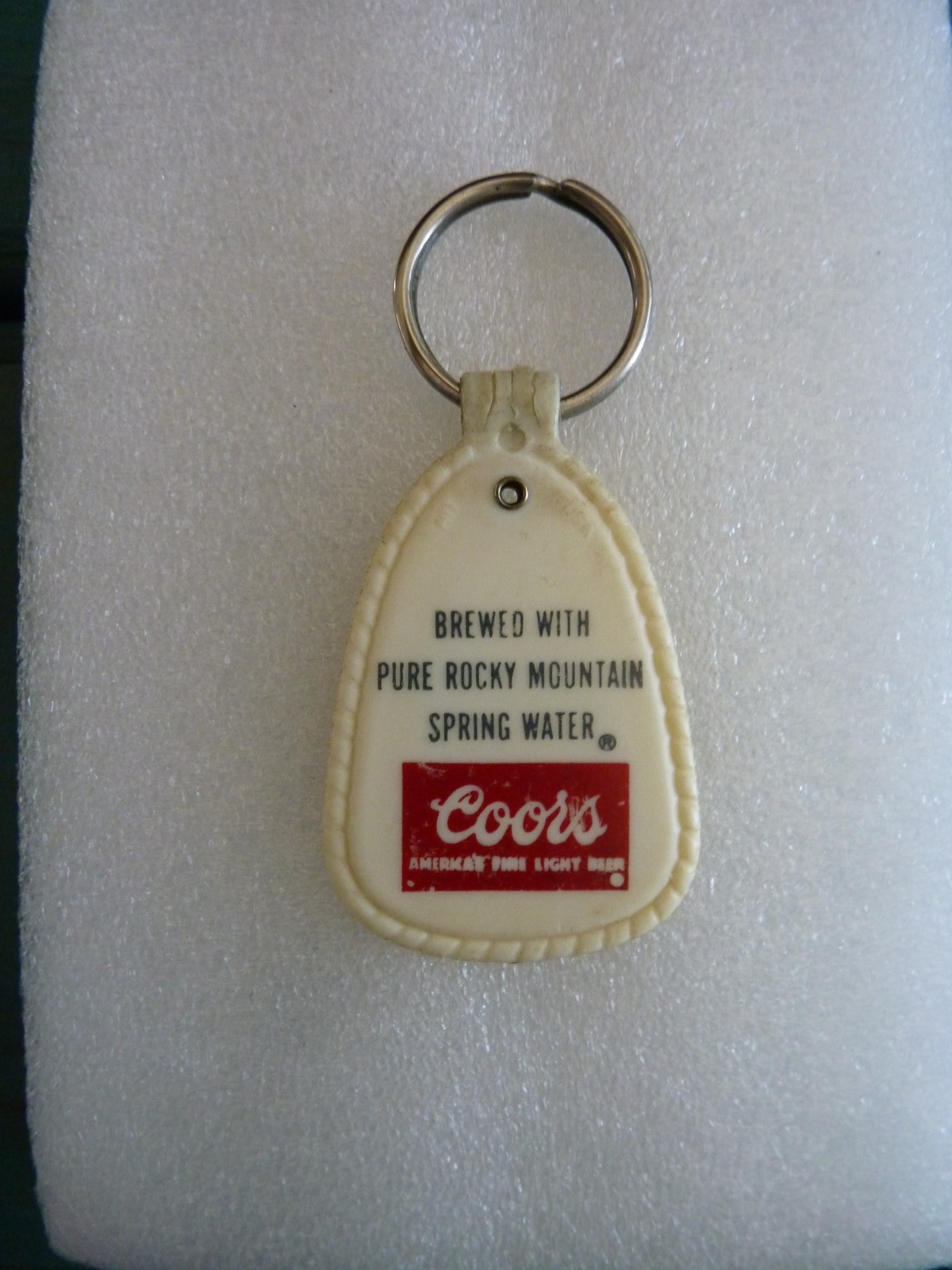 Vintage Coors Light Beer Keyring Vinyl Plastic 3″ Recycle Cash For Aluminum Cans