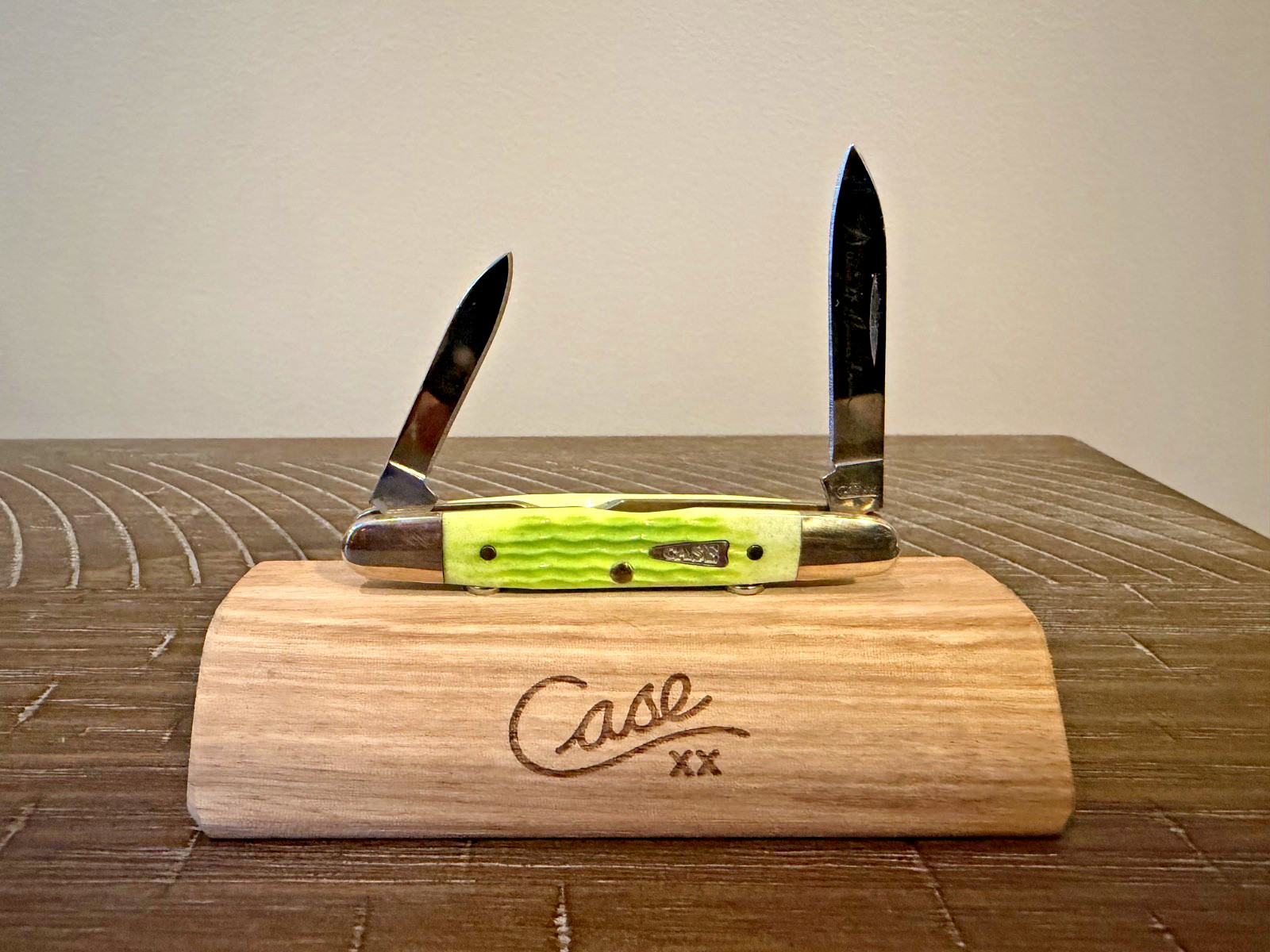 2009 Case XX Lime Green Eisenhower 06263 SS Item 09109