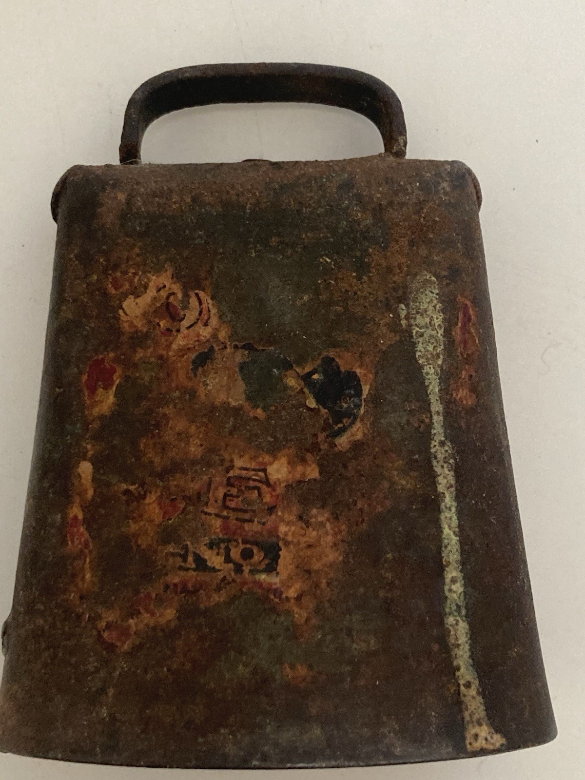 Old Rustic Metal Cow Bell w/ Loop Handle – Bell – Weathered Patin