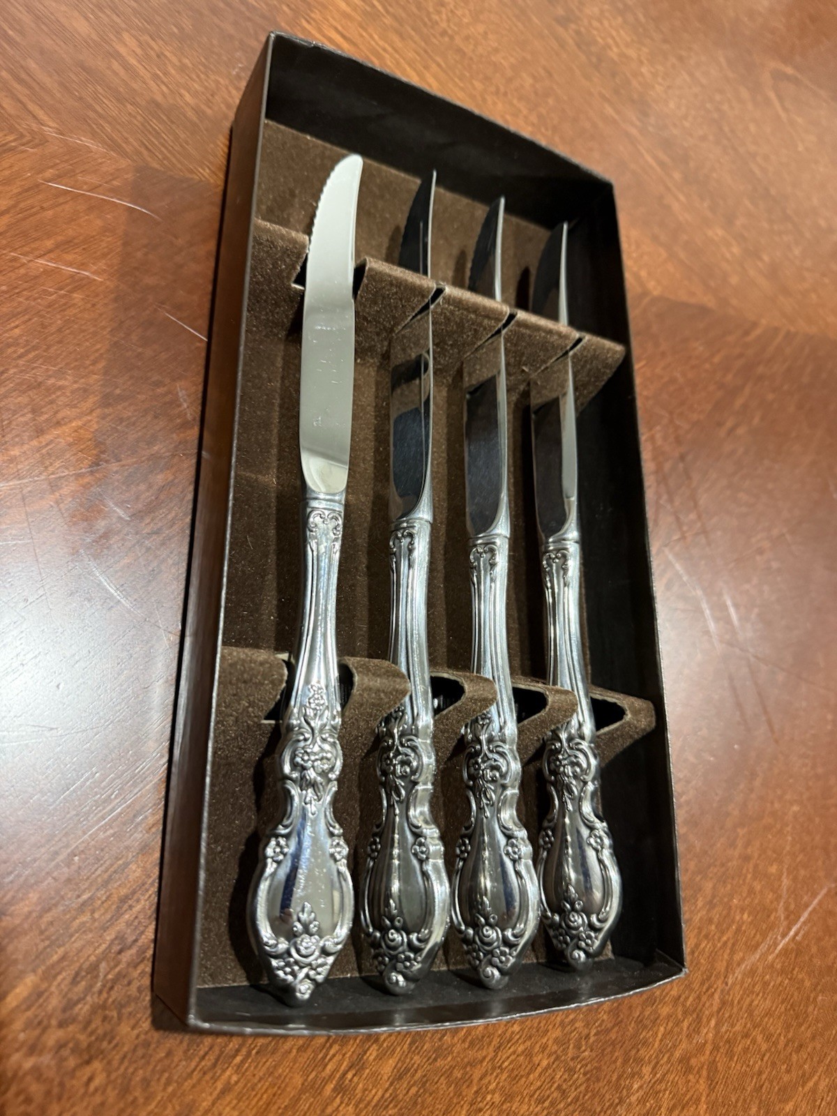Vintage Beautiful Slim Look-Luisana Steak Knives Set of 4-Unused-RARE