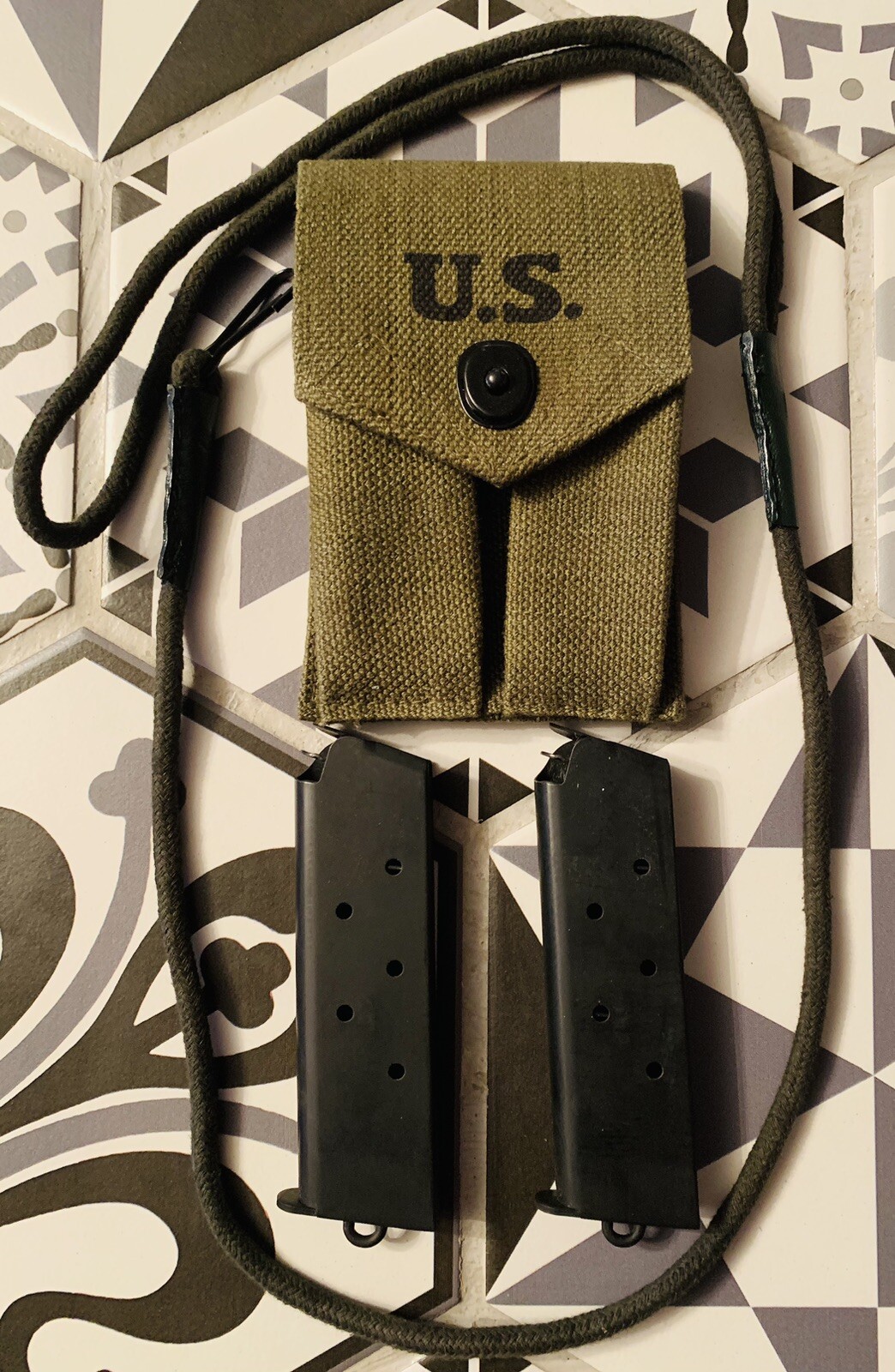 WW1 WW2 Double Mag Pouch & (2) 1911 45 acp 7 round magazines & lanyard WWII