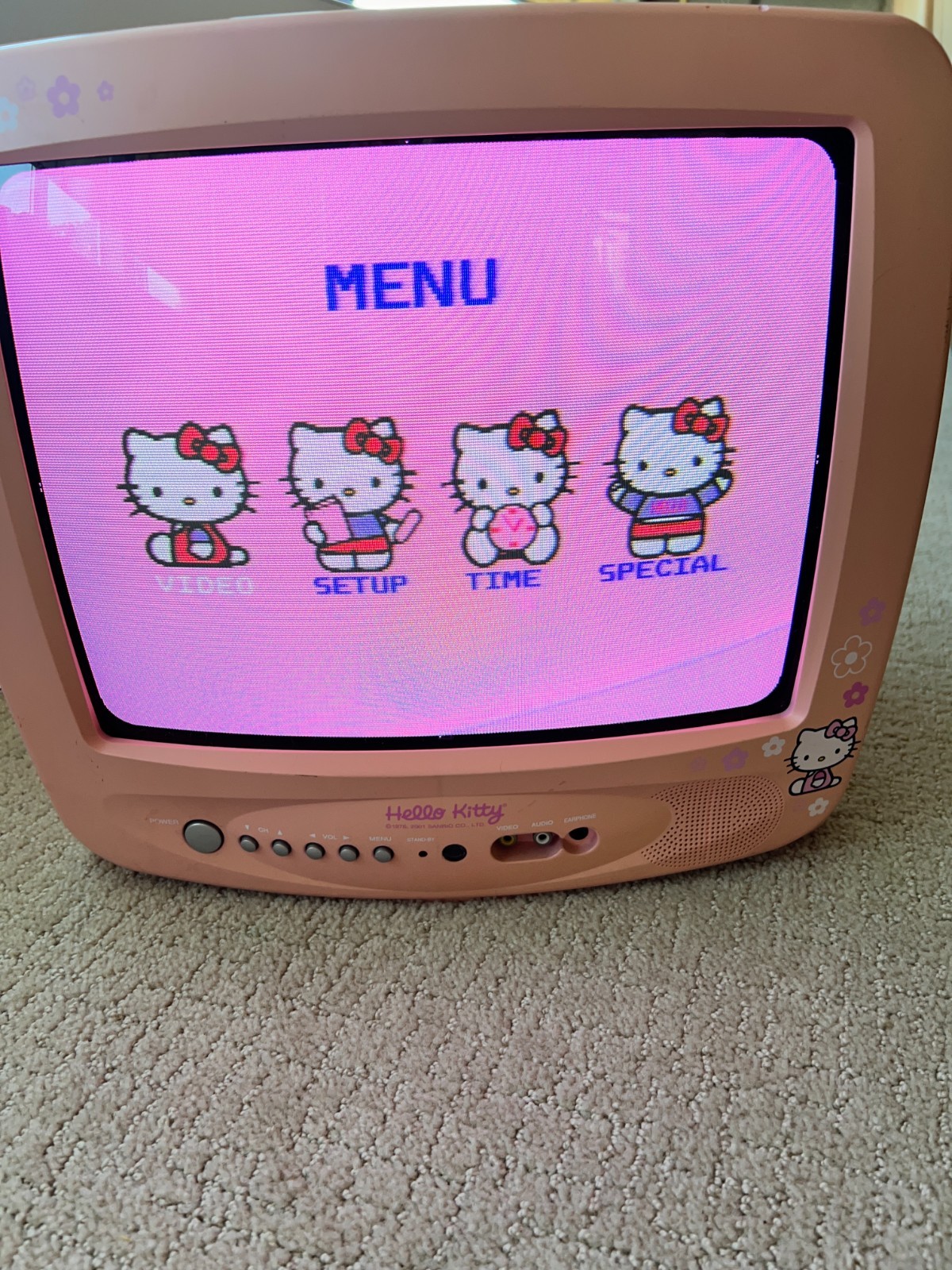 Hello Kitty HKTV 13 Inch TV **Tested Working w/ Pink Remote** VTG 2001