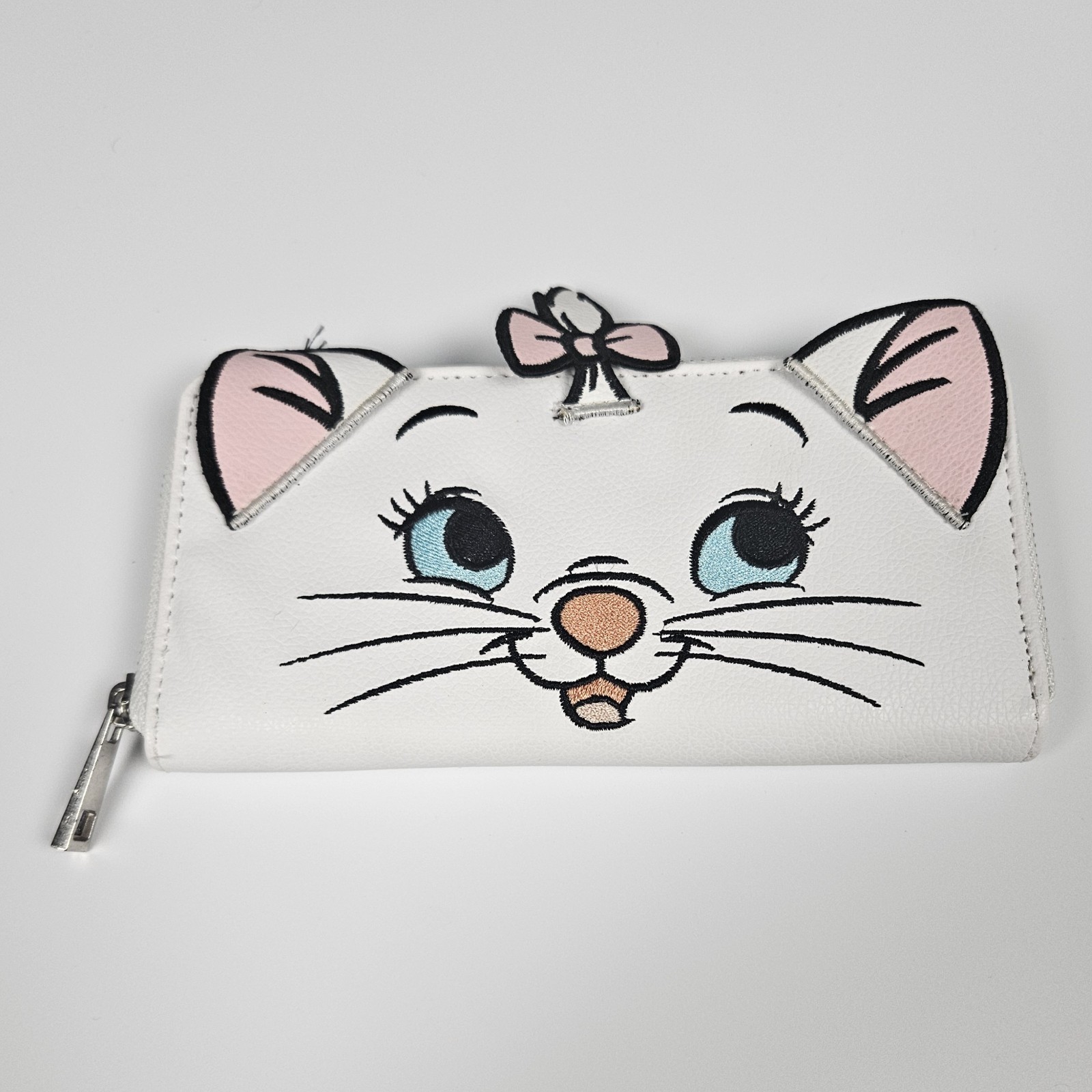 Disney The Aristocats Marie Wallet Black Interior Zip Closure