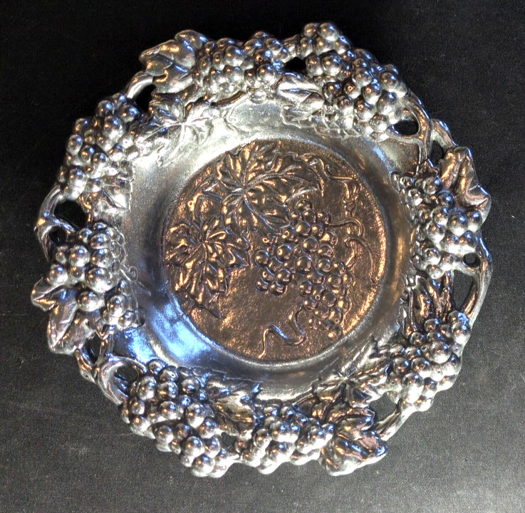 ARTHUR COURT GRAPE WINE CADDY, Cast Aluminum, 6 1/2″, 1995, NEW in BOX
