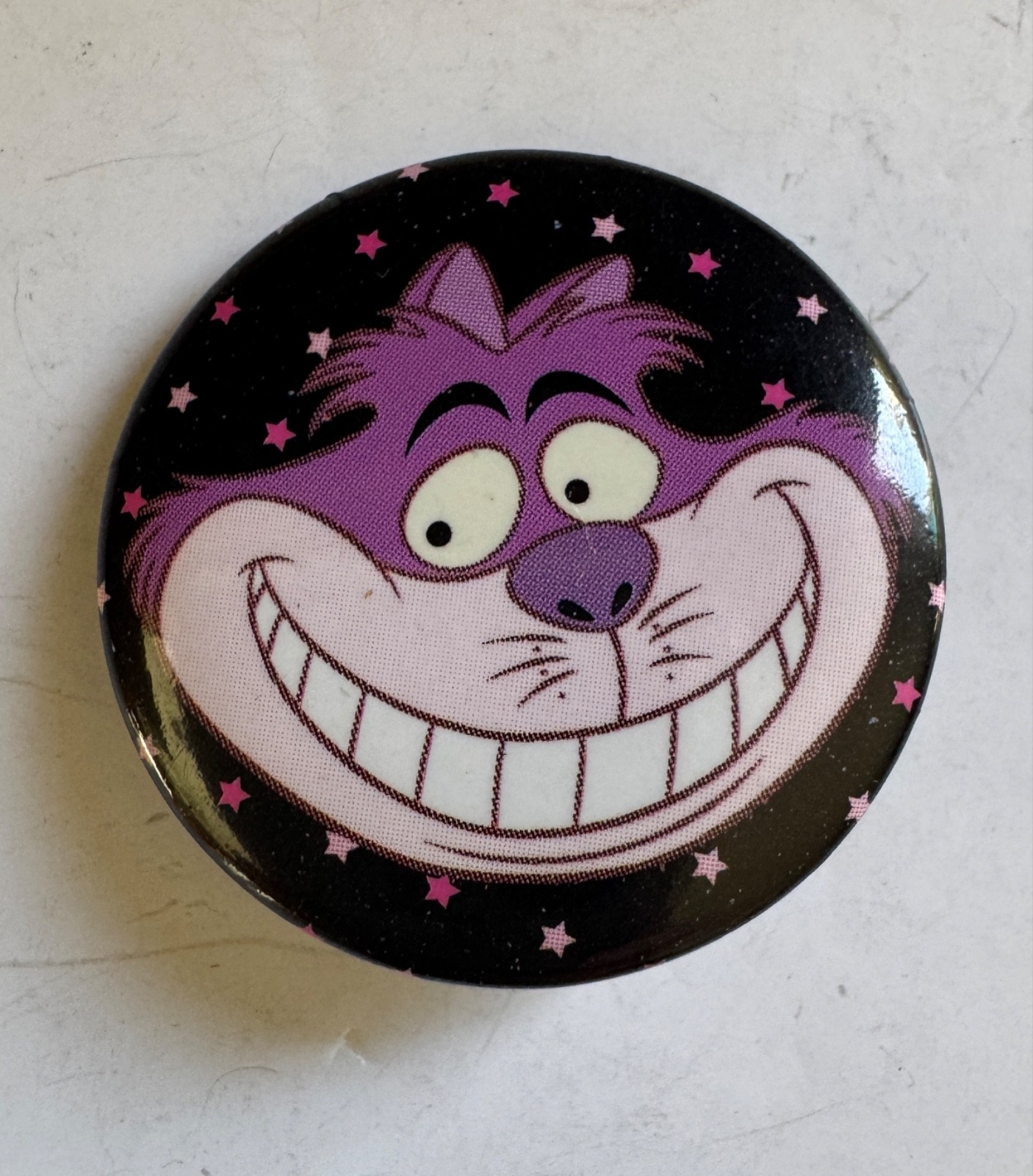 Disney Parks Disneyland 1.25″ Round Cheshire Cat Pin Button Pinback Retired