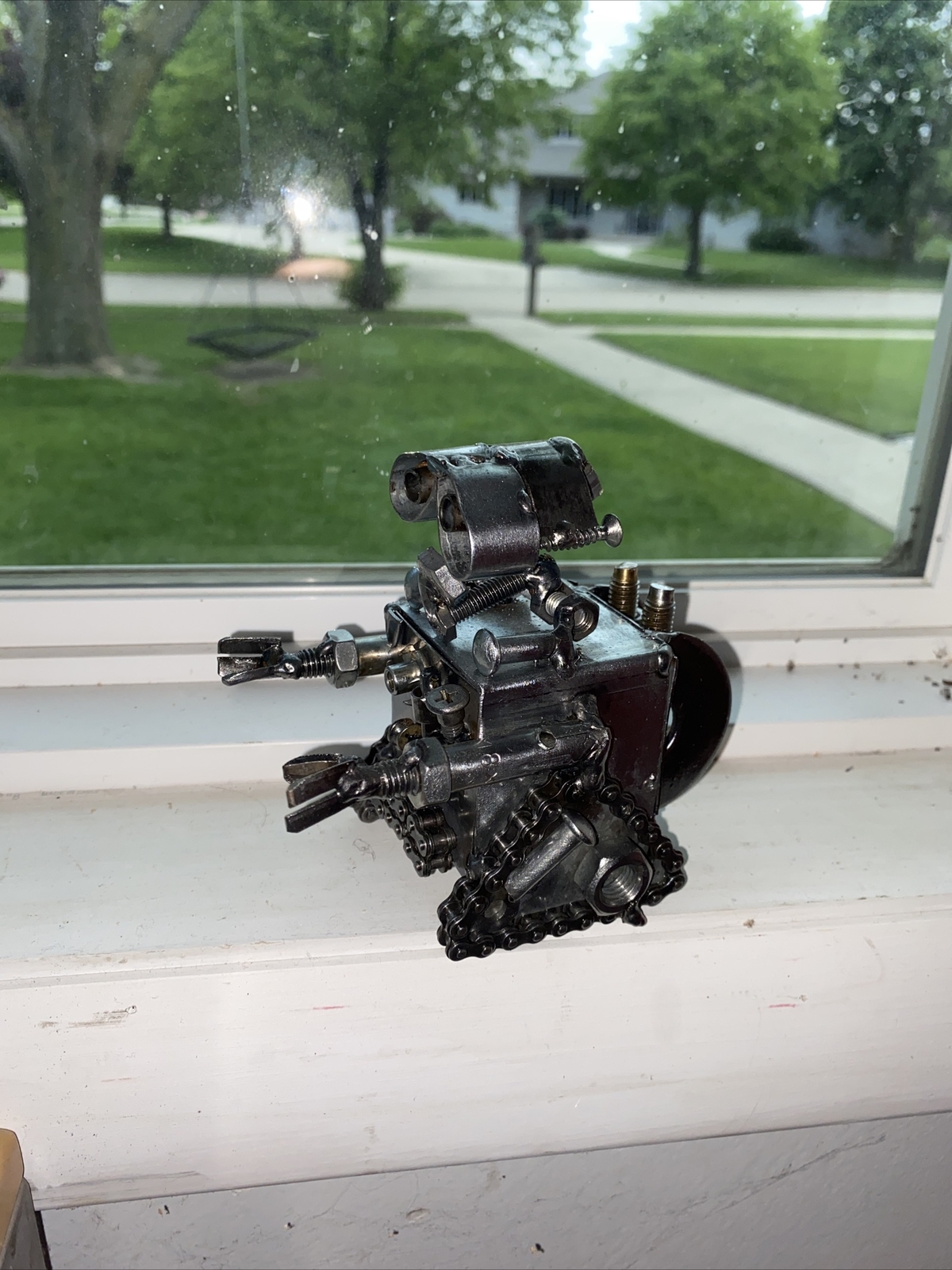 WALL-E Sprocket Chain Paperweight Figure Character Collector METAL Desk Birthday