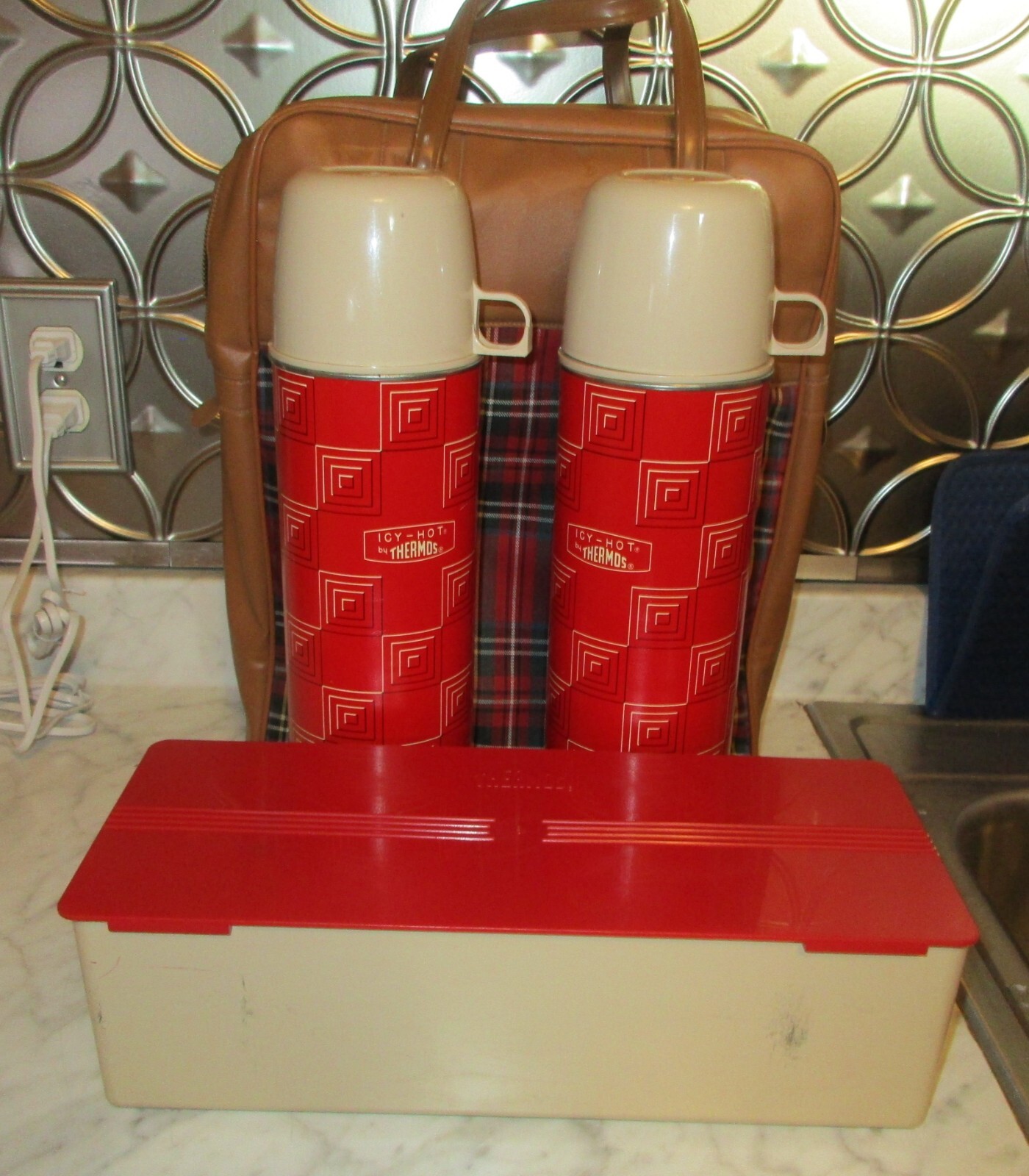 Vintage Thermos Red Plaid Picnic Set w/ 2 Thermos’ Sandwich Box & Carry Bag 1960