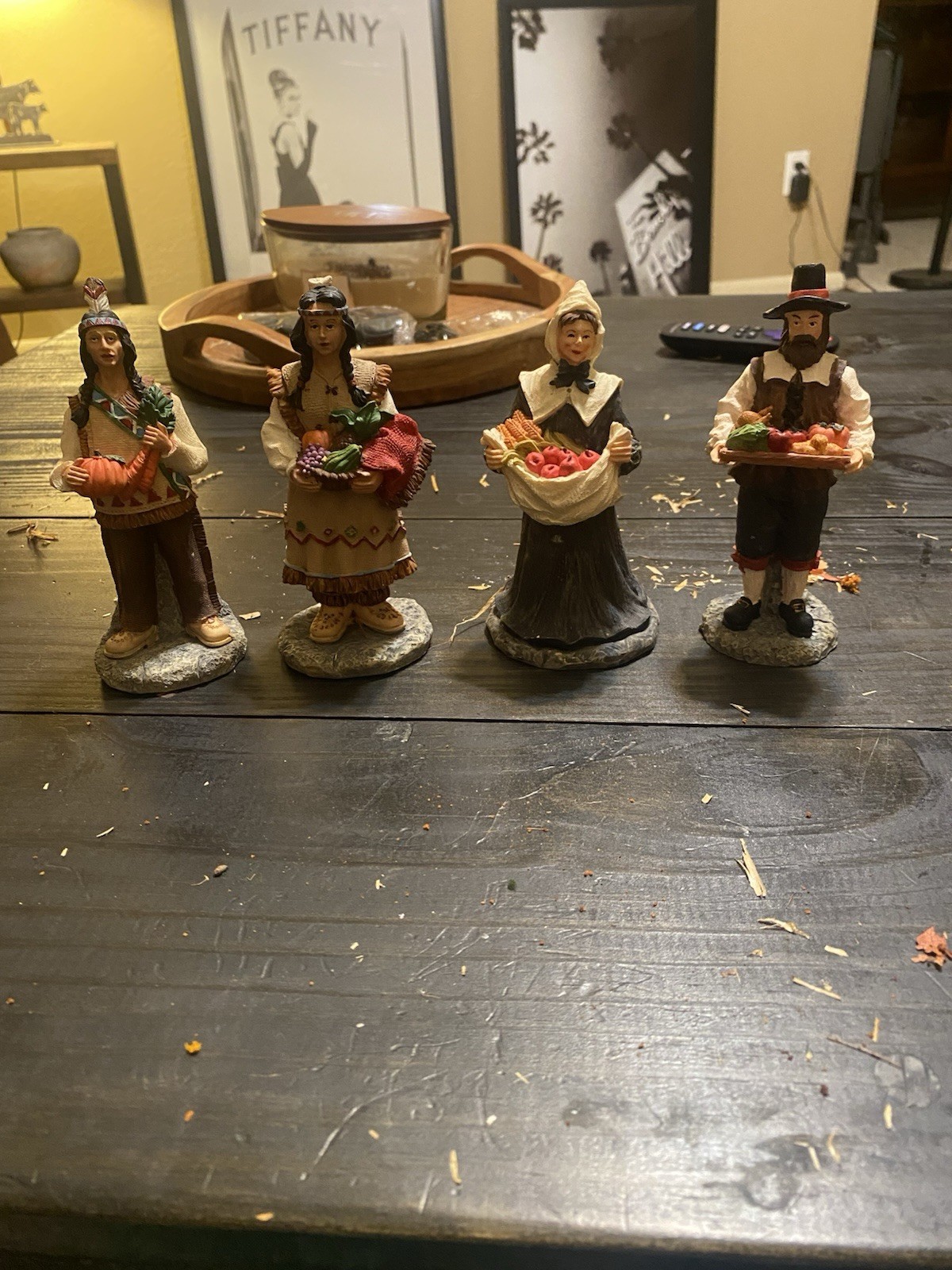 VTG Pilgrim & Native American Thanksgiving Figurines Set Of 4
