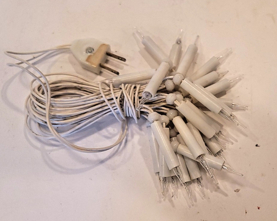 Vintage Rare Screw in Christmas Light String White Beads 24 Screw in Bulbs