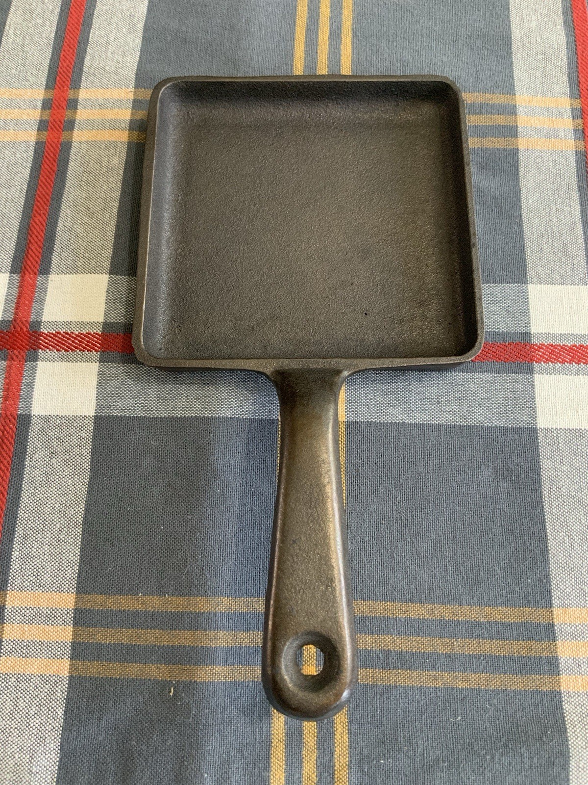 BIRMINGHAM NO 5 X 5 SMALL FRY CAST IRON SQUARE SKILLET 68H-1 VINTAGE MADE IN USA