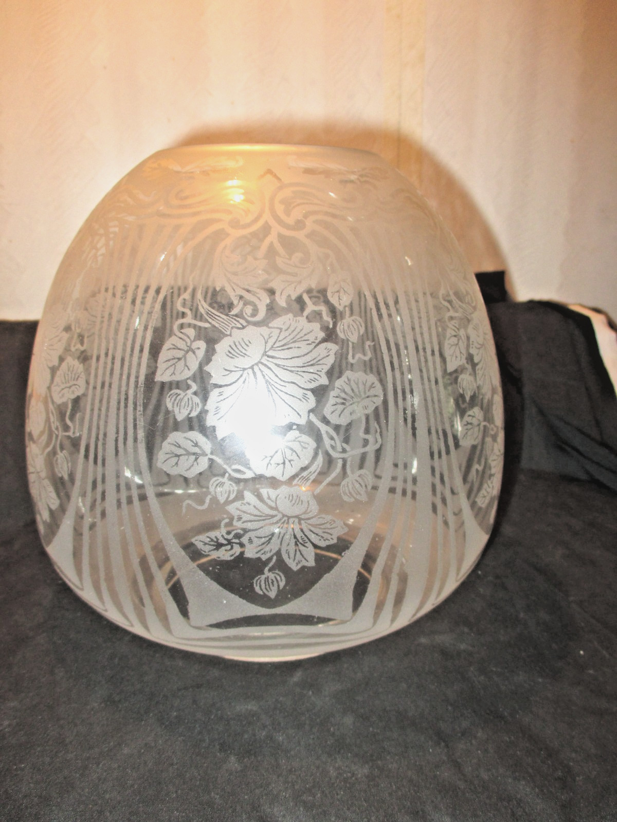 7 1/2″ FROSTED & STENCILED BALL STYLE LAMP SHADE