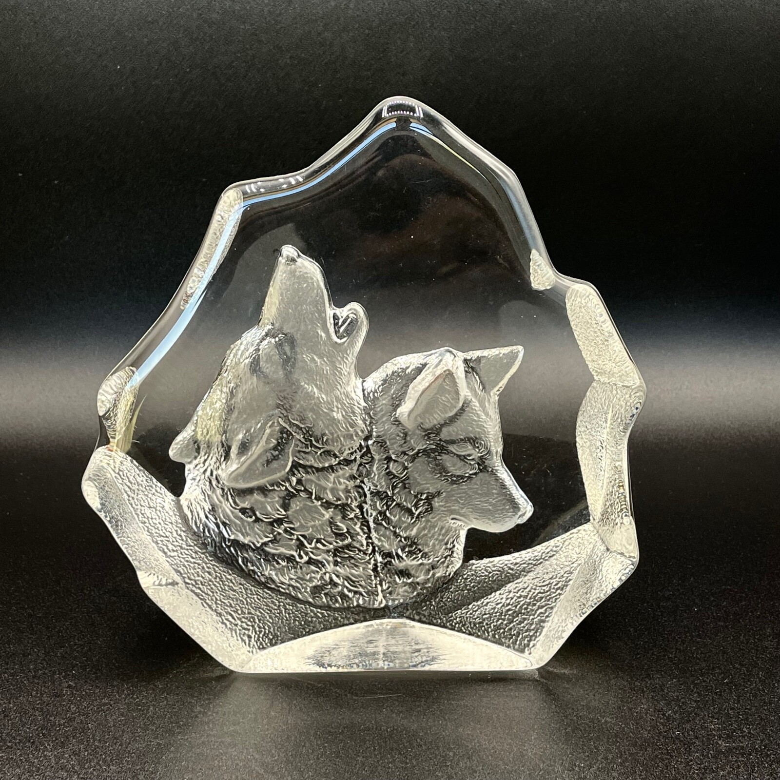 Wolves Crystal Sculpture Etched Glass Figurine One Howling One Looking Downward