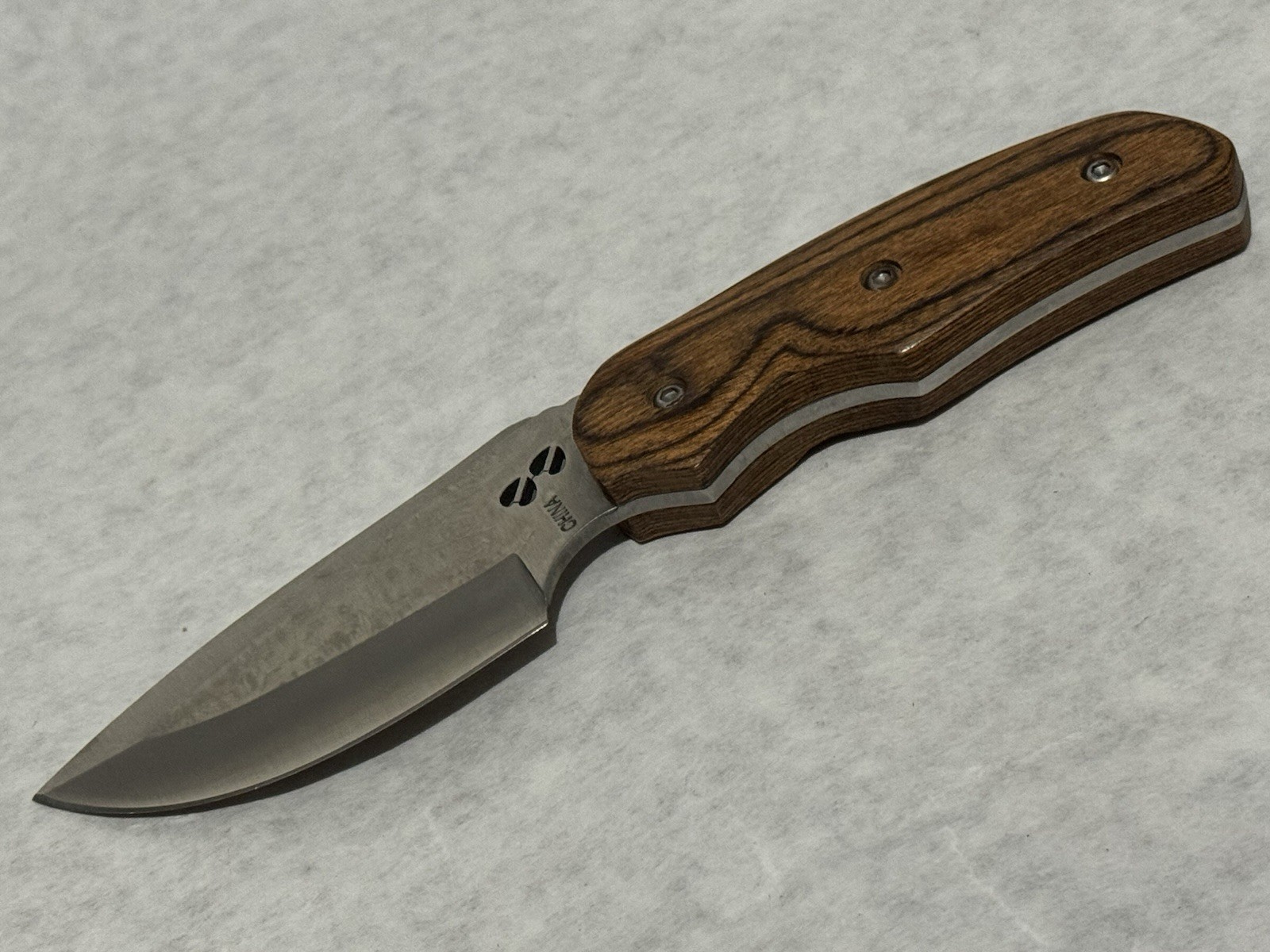 Buck hunting, camping knife. Stainless steel, solid wood handle, full-tang.
