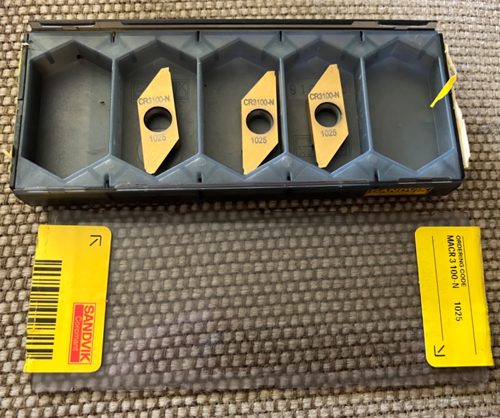 Sandvik Coromant MACR3100-N 1025 Carbide Cutoff Insert (5733382) – QTY: 3