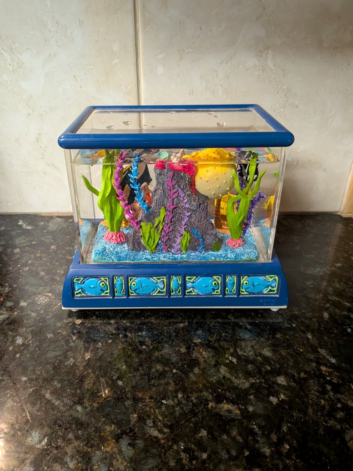 RARE Disney Finding Nemo Snow Globe Music Box Fish Tank Tiny Bubbles READ