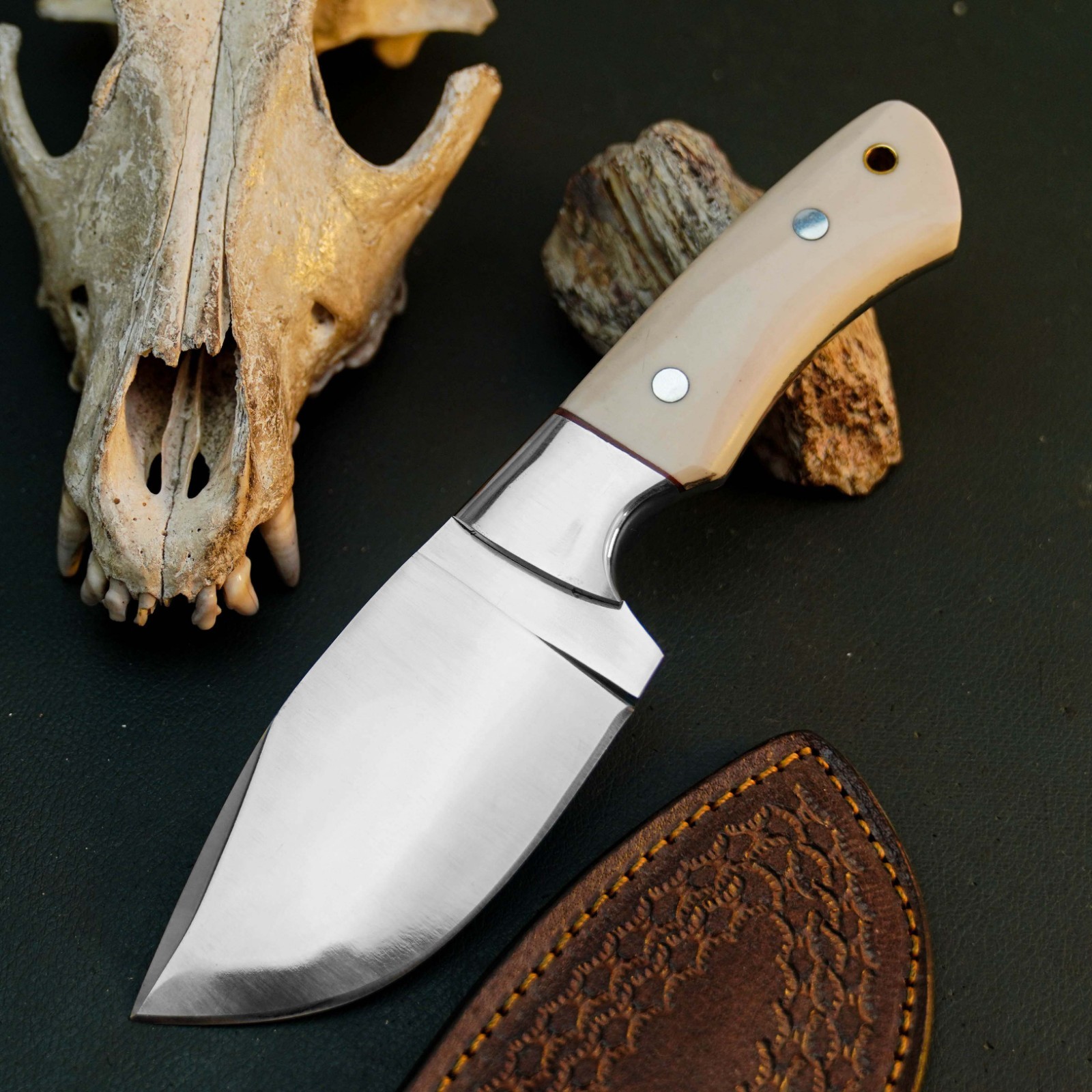 8.4 Inch Full Tang Skinner Knife Stainless Steel Hunting Blade with Resin Handle