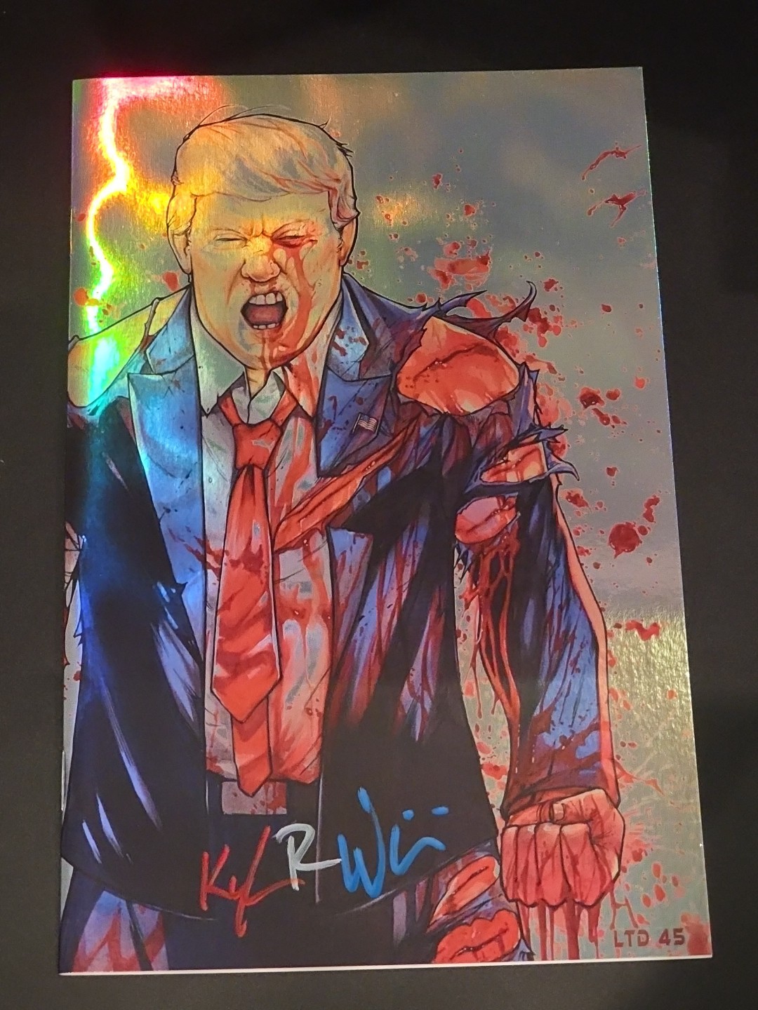 Donald Trump Battle Damage Heroes Con Kyle Willis Ltd To 45 w/ Comic Capsule