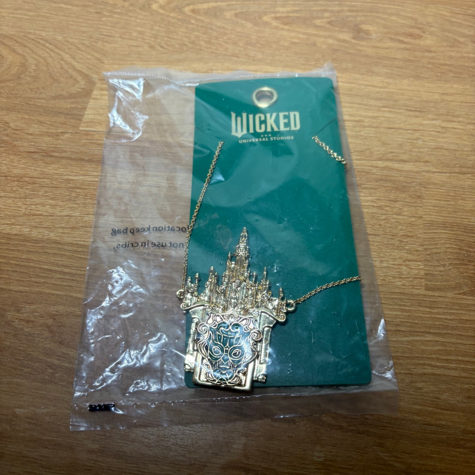 Universal Studios Wicked Wizard of Oz Emerald City Palace Gold Necklace Pendant