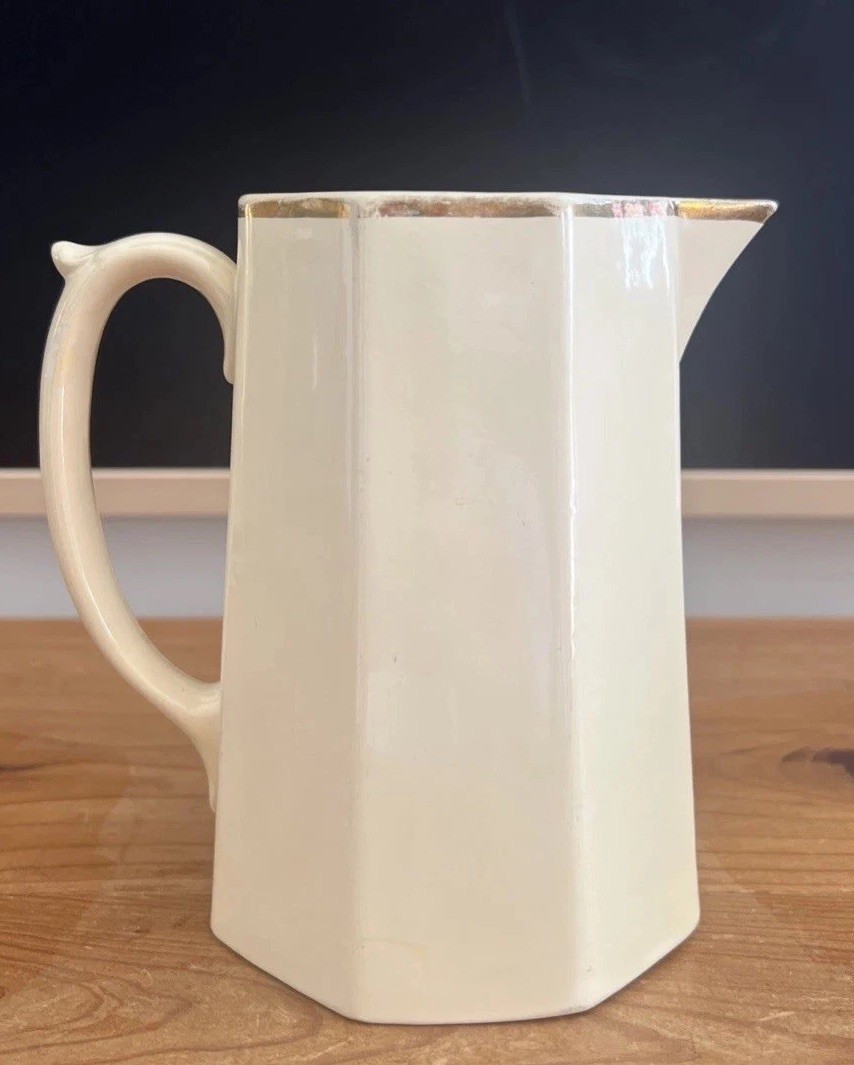 HOMER LAUGHLIN Vintage Hexagon Milk Pitcher Cream Ivory w Gold Trim 5.75”H