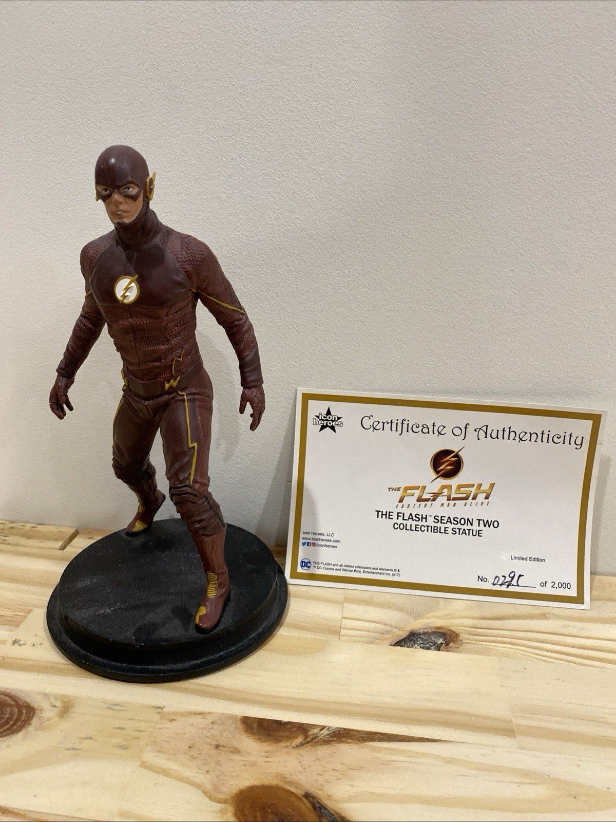 The Flash Collectible Statue Season 2 Icon Heroes Barry Allen DC Comics #295