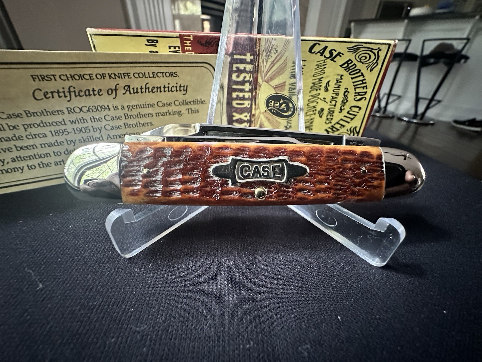 DARK BROWN ROGERS BONE CENTER SHIELD WHITTLER
