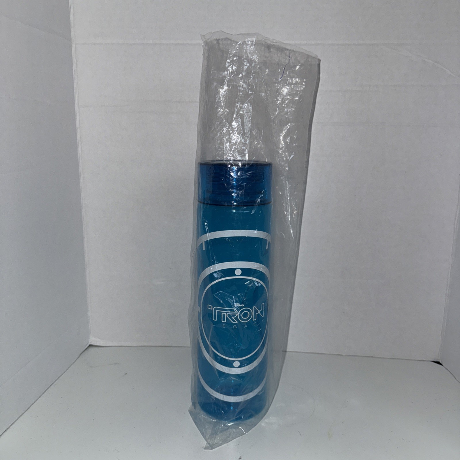 Disney Movie Theater Promo Tron Legacy Water Bottle IMAX NEW H2Go