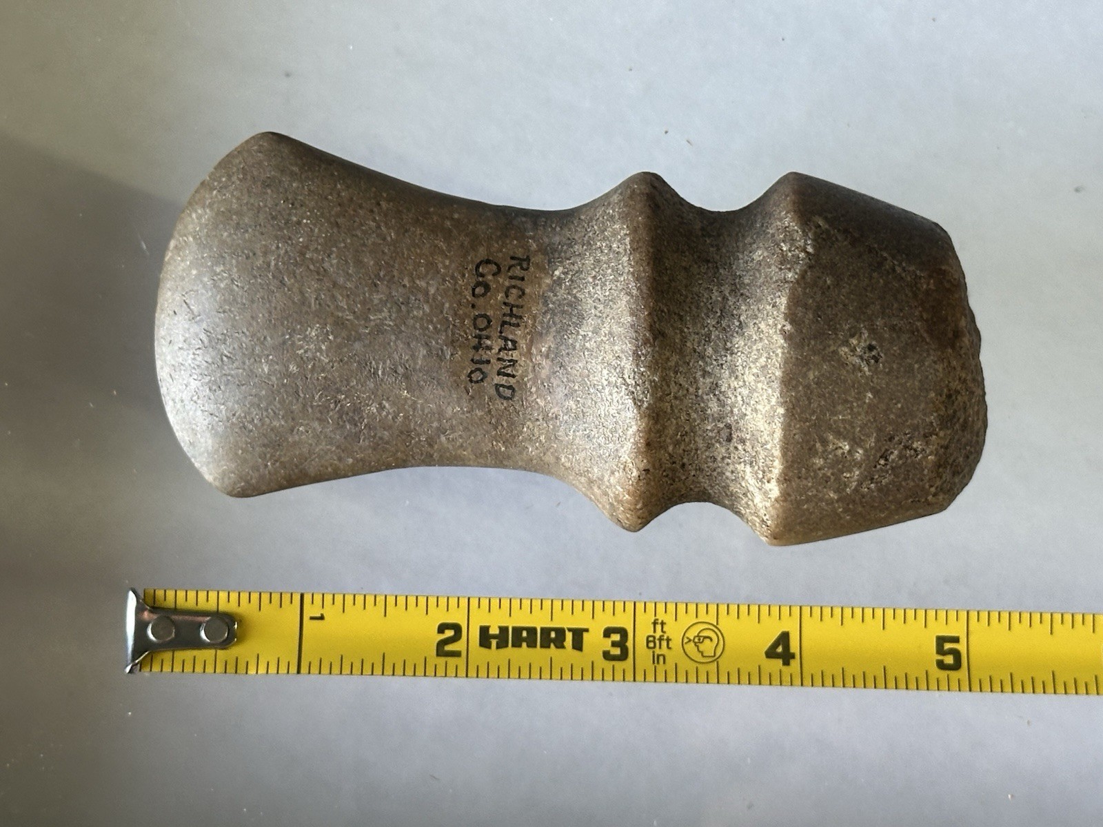 RARE OHIO QUARTZ RAISED RIDGE TROPHY AXE FOUND IN RICHLAND CO. OHIO, BARBED AX