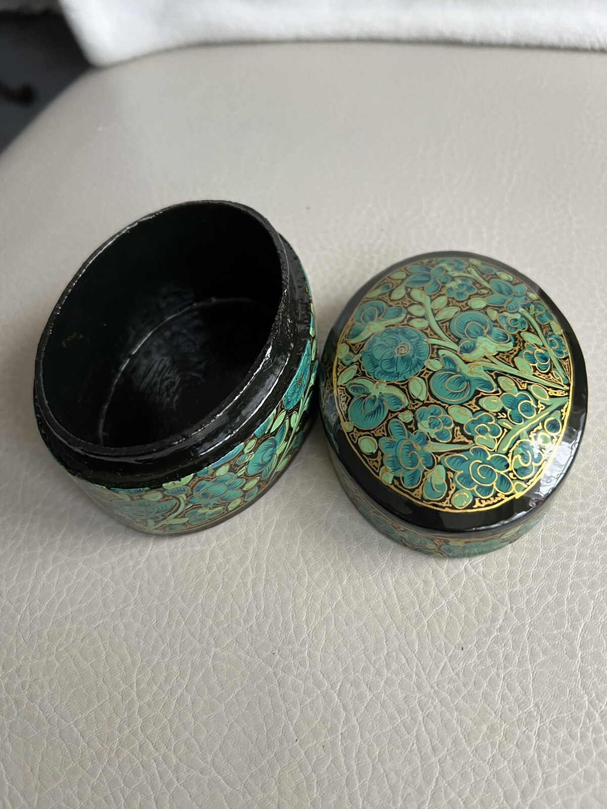Kashmir Art Paper hand painted Flower and handmade Jewelry Box For Sale