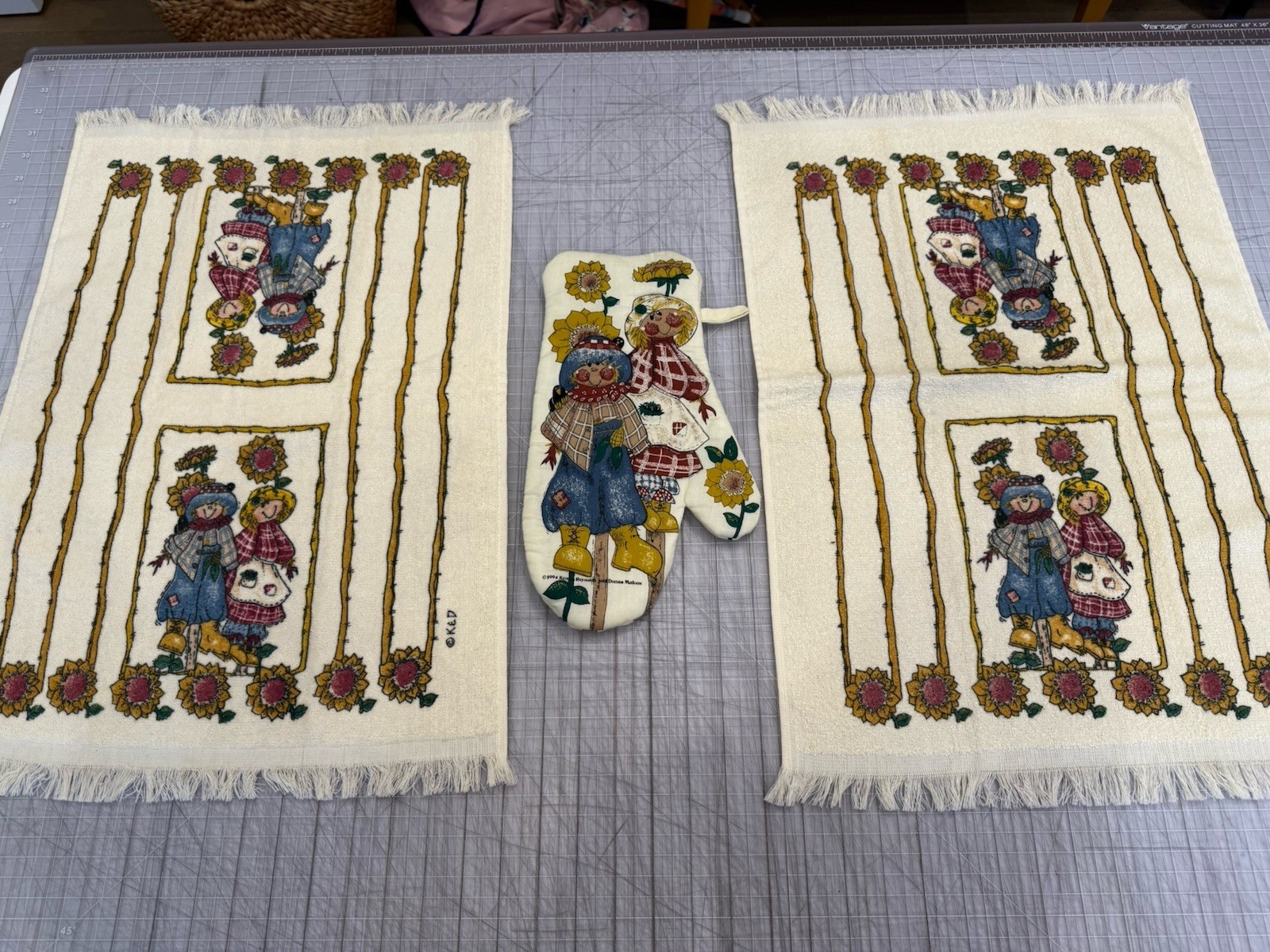 Cannon 2 Kitchen Towels And Oven Mitt Set Scarecrow Garden K. Reynolds D. Malone