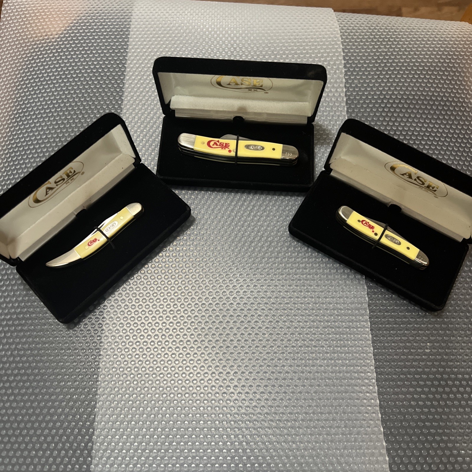 Case XX USA Yellow Case XX LOGO Stainless Pocket Knives Set Of Three All Number