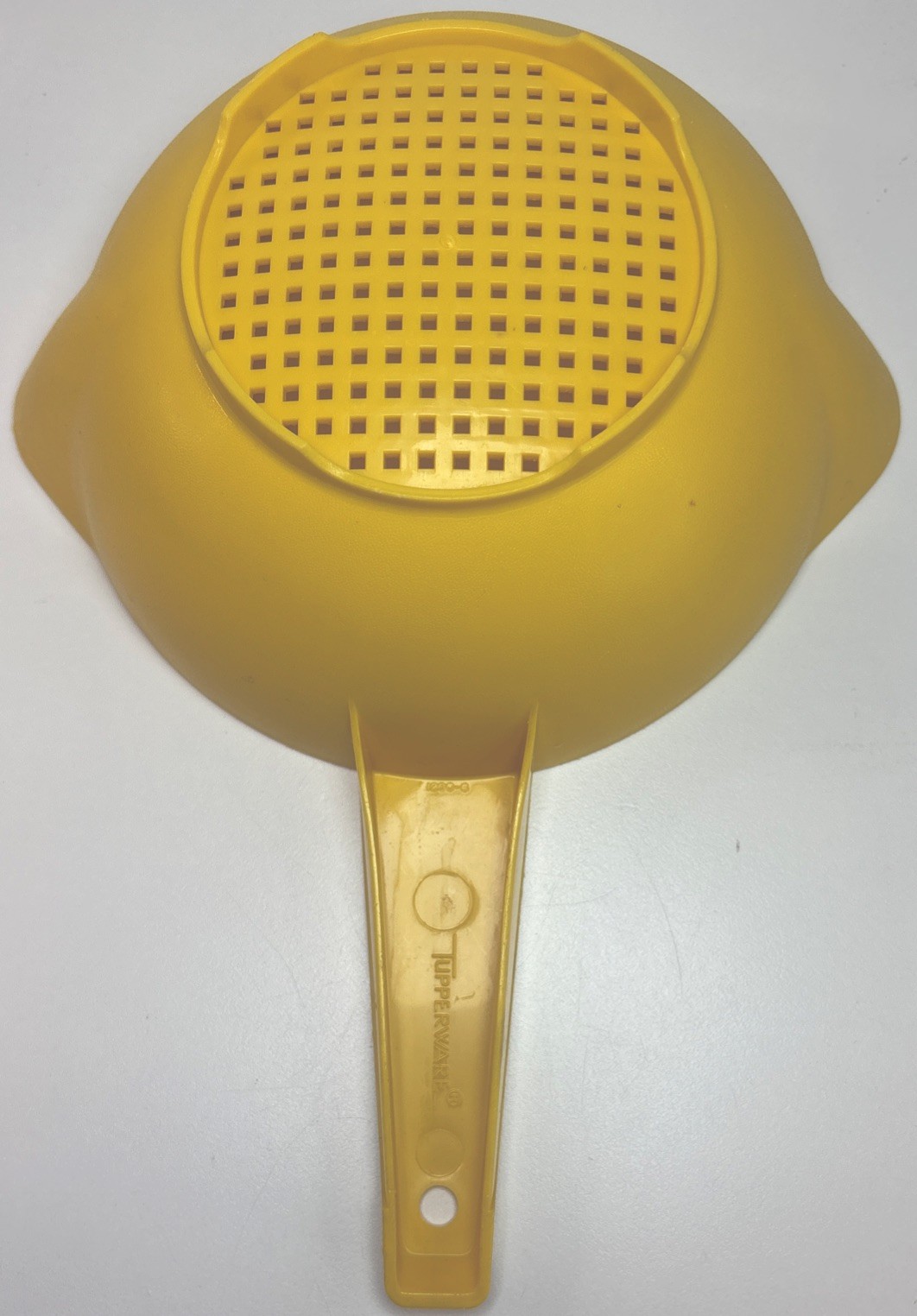 Vintage Tupperware 1 QT Double Spout Strainer Colander Yellow 1200-6 M7
