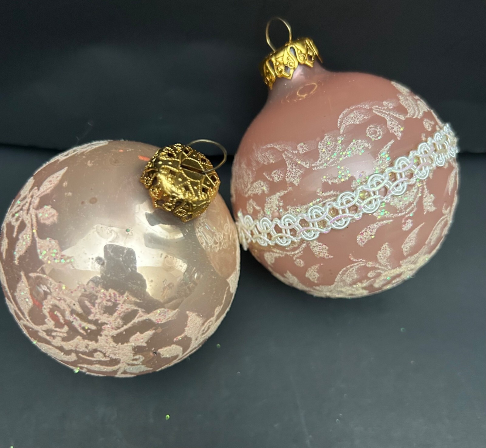 Glass Christmas Ornaments Glitter & Lace Detailing – Set Of 2 Vintage Christmas