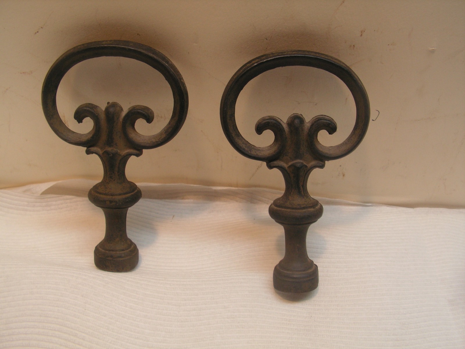 Vintage 2 X Lamp Threaded Finials Antique Design Die Cast With Brass Insert 5″ T