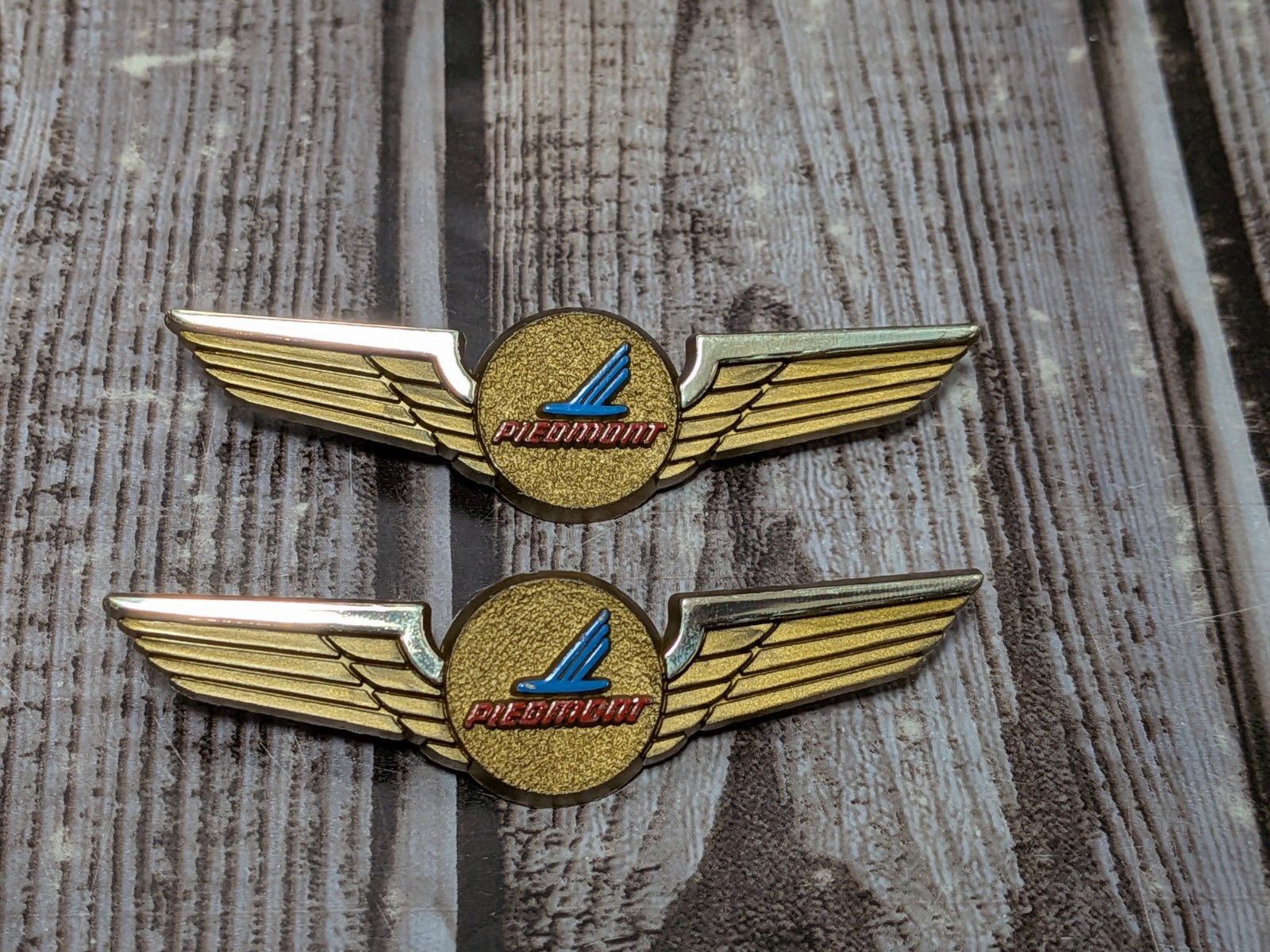 2 Piedmont Airlines Plastic Wing Pin Lot Stoffel