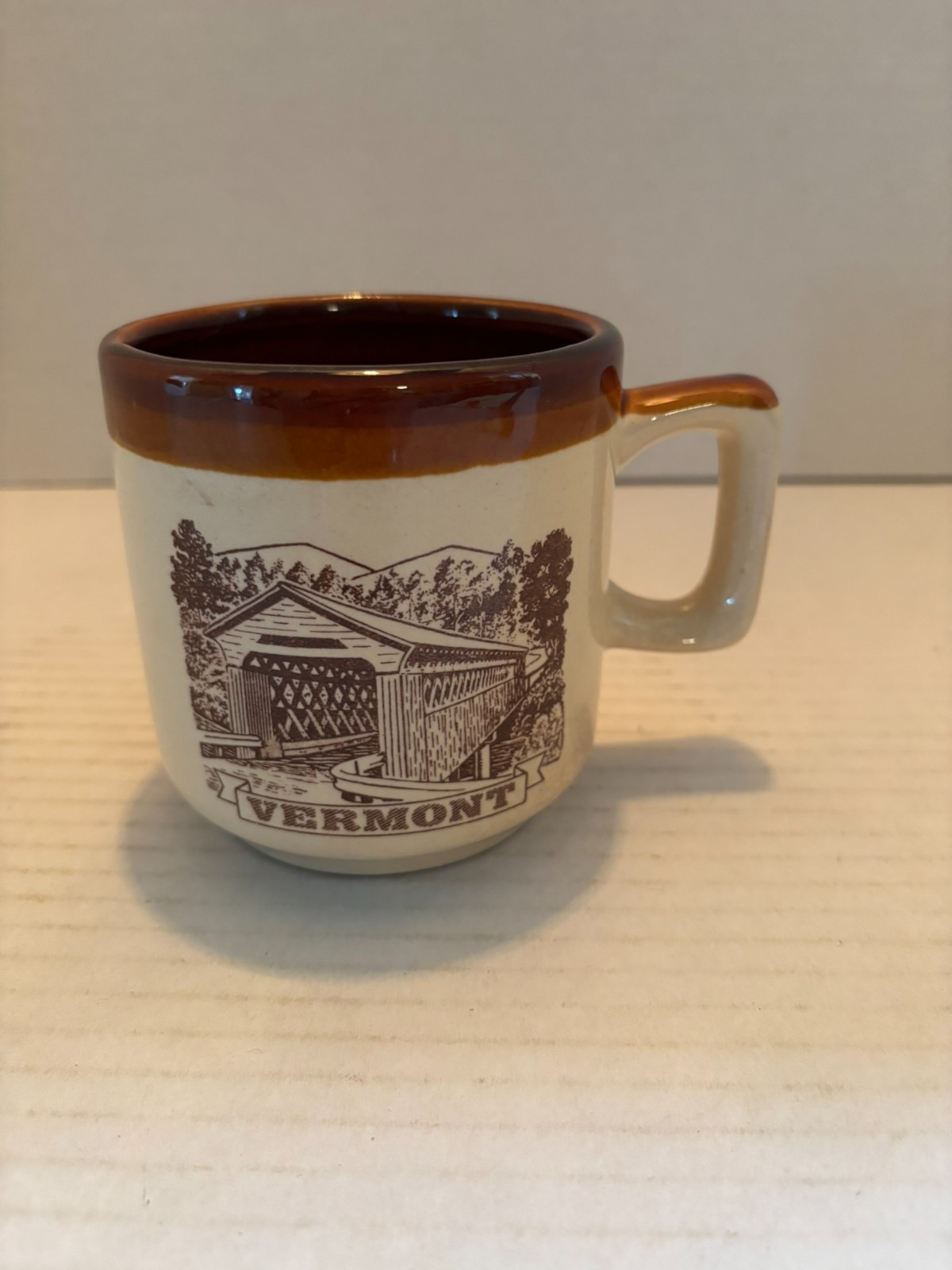Vintage Vermont Covered Bridge Coffee/Tea Mug Brown&Cream Color 4inches Tall
