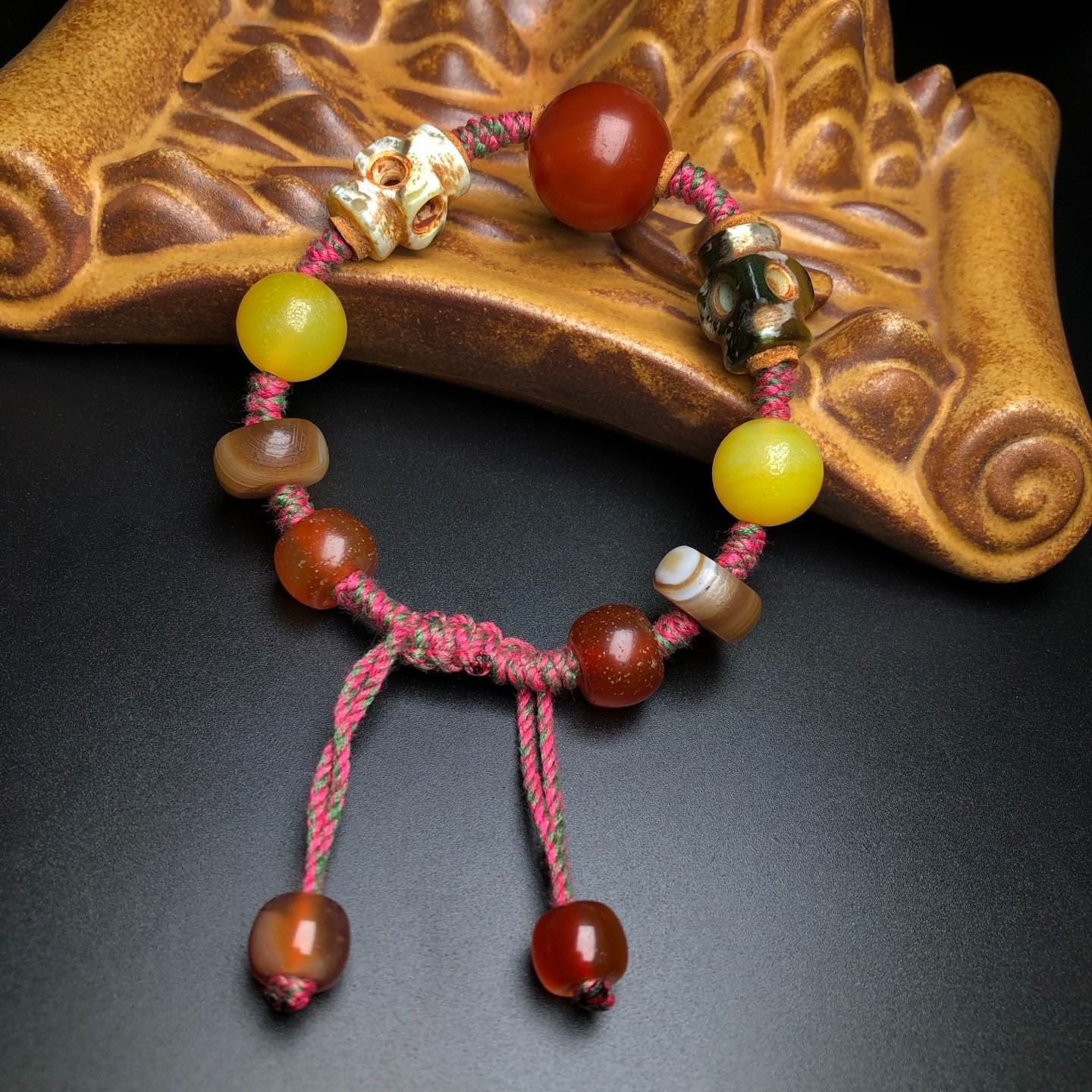 Tibetan Natural Old Agate Dzi Multiple shapes Beads Amulet Bracelet K0504