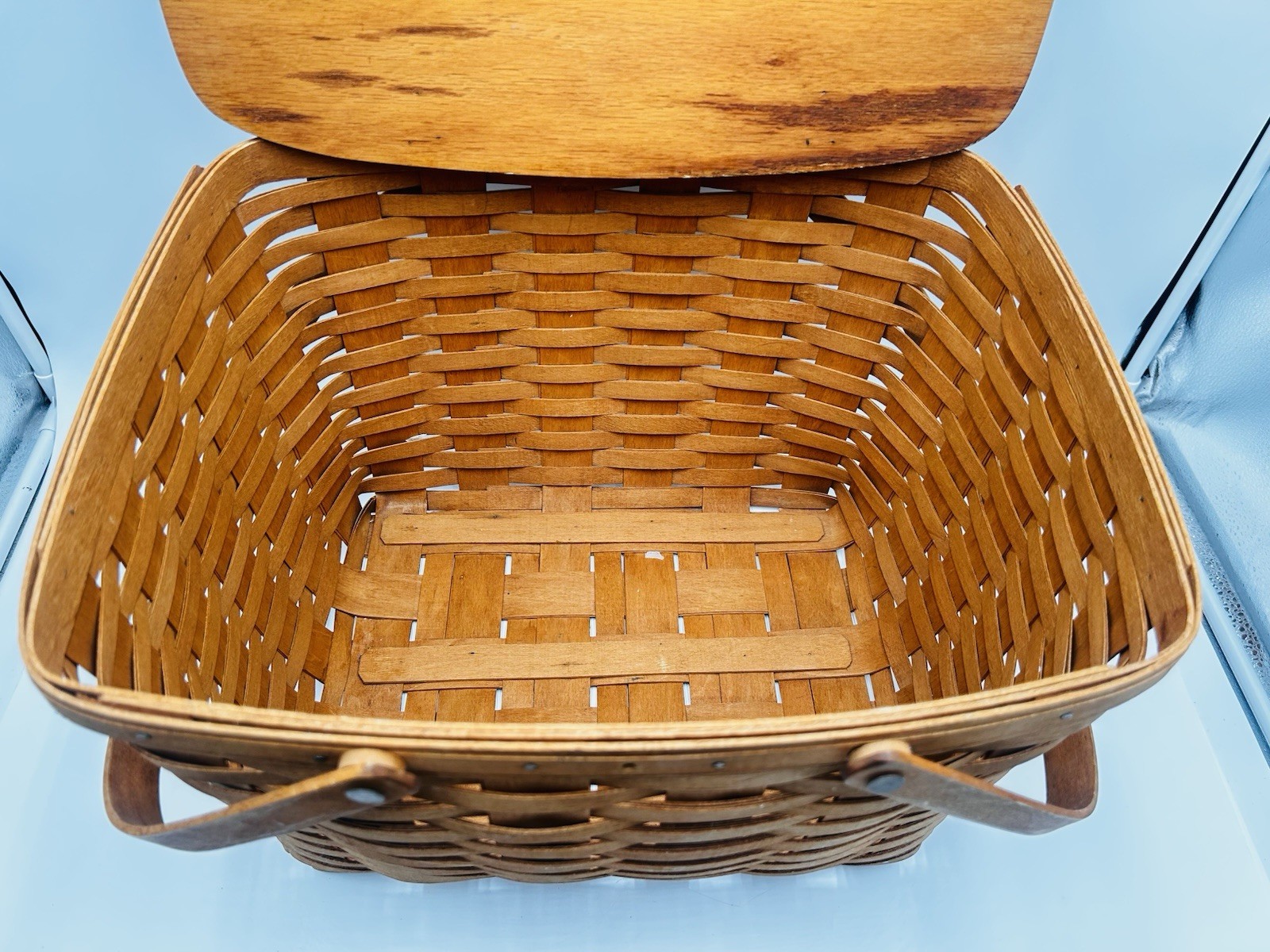 Longaberger Picnic Basket Large Lidded with Stand Signed 1992 16” X 14” X 11”