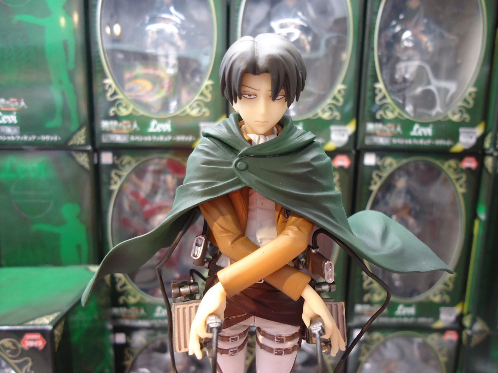 FuRyu Shingeki no Kyojin Attack on Titan 3D Maneuver Gear Special Figure Levi